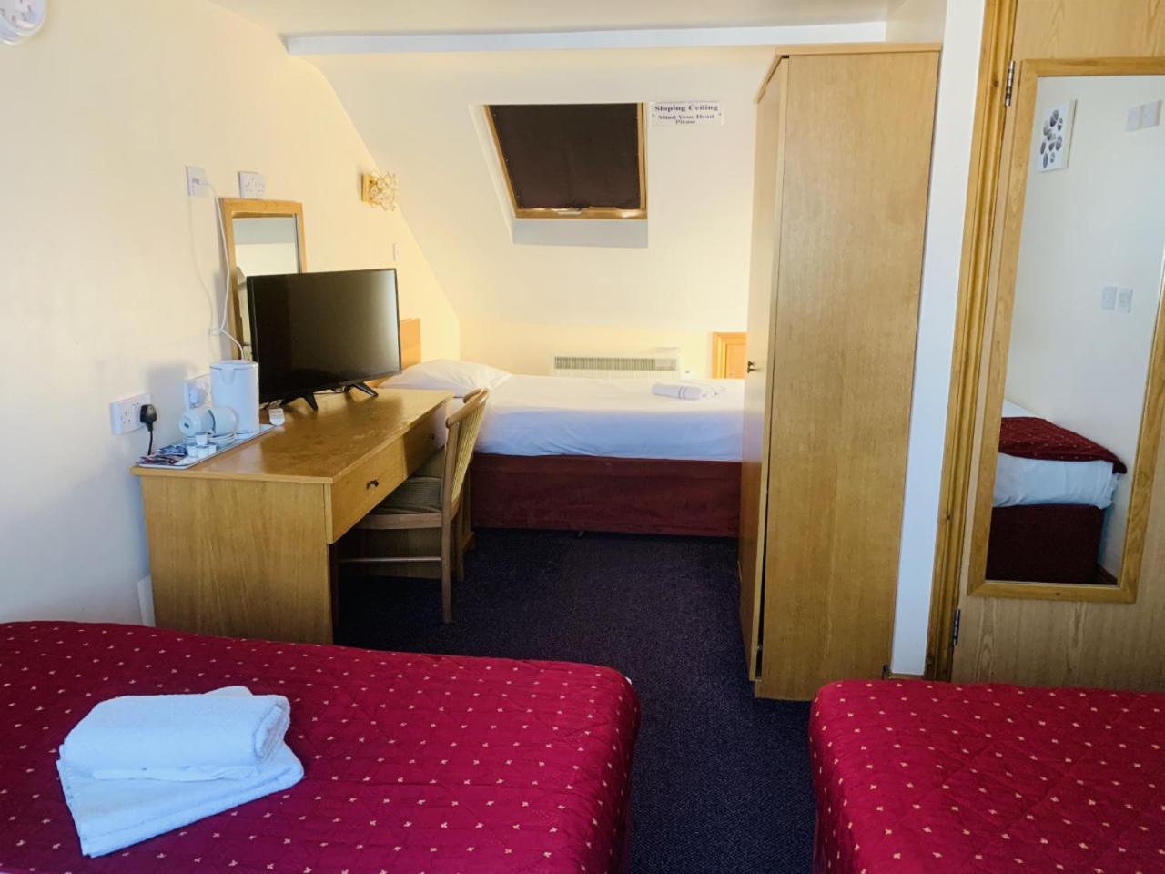 Quadruple Room - Photo 2