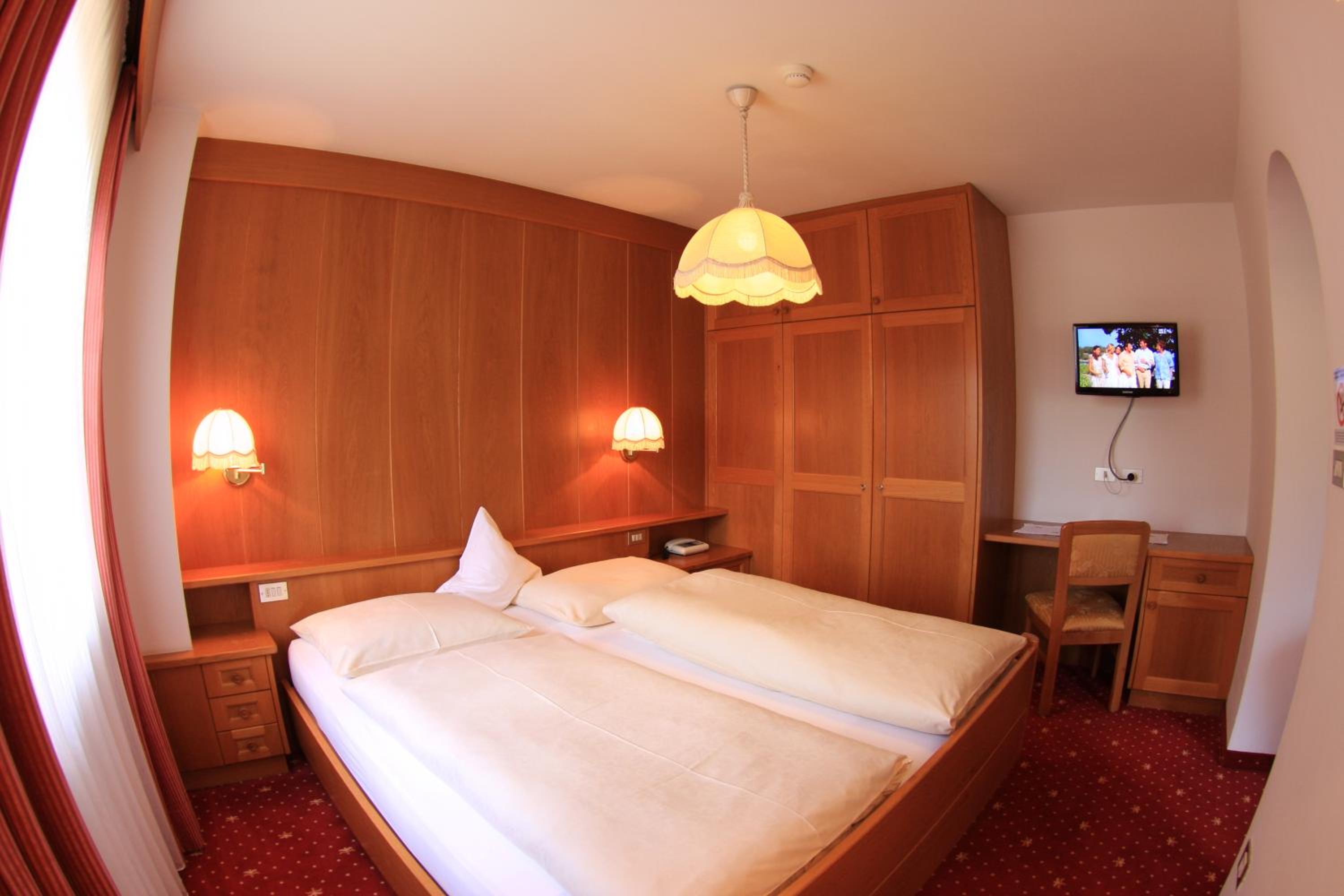 Standard Double Room photo 2