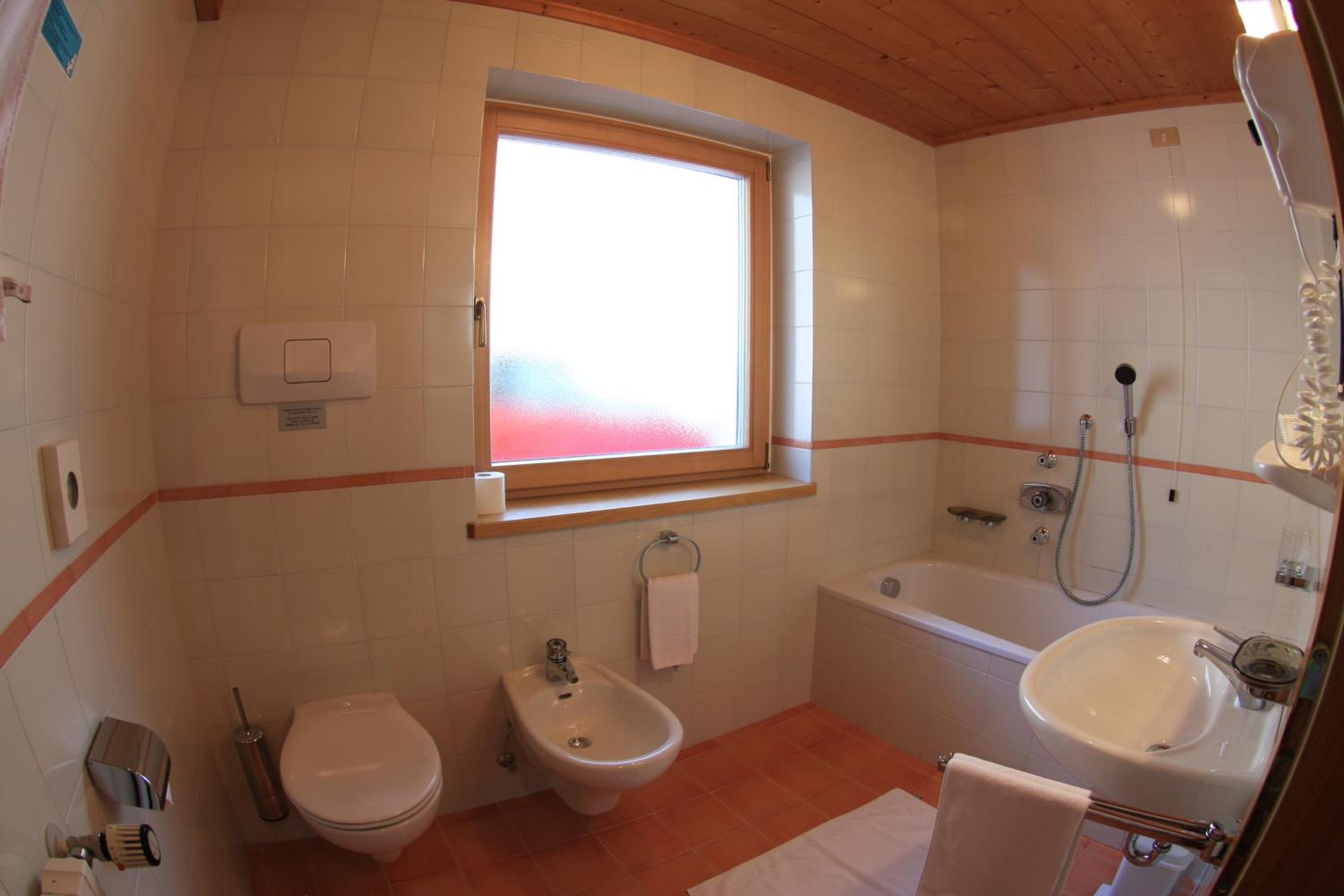 Standard Double Room photo 3