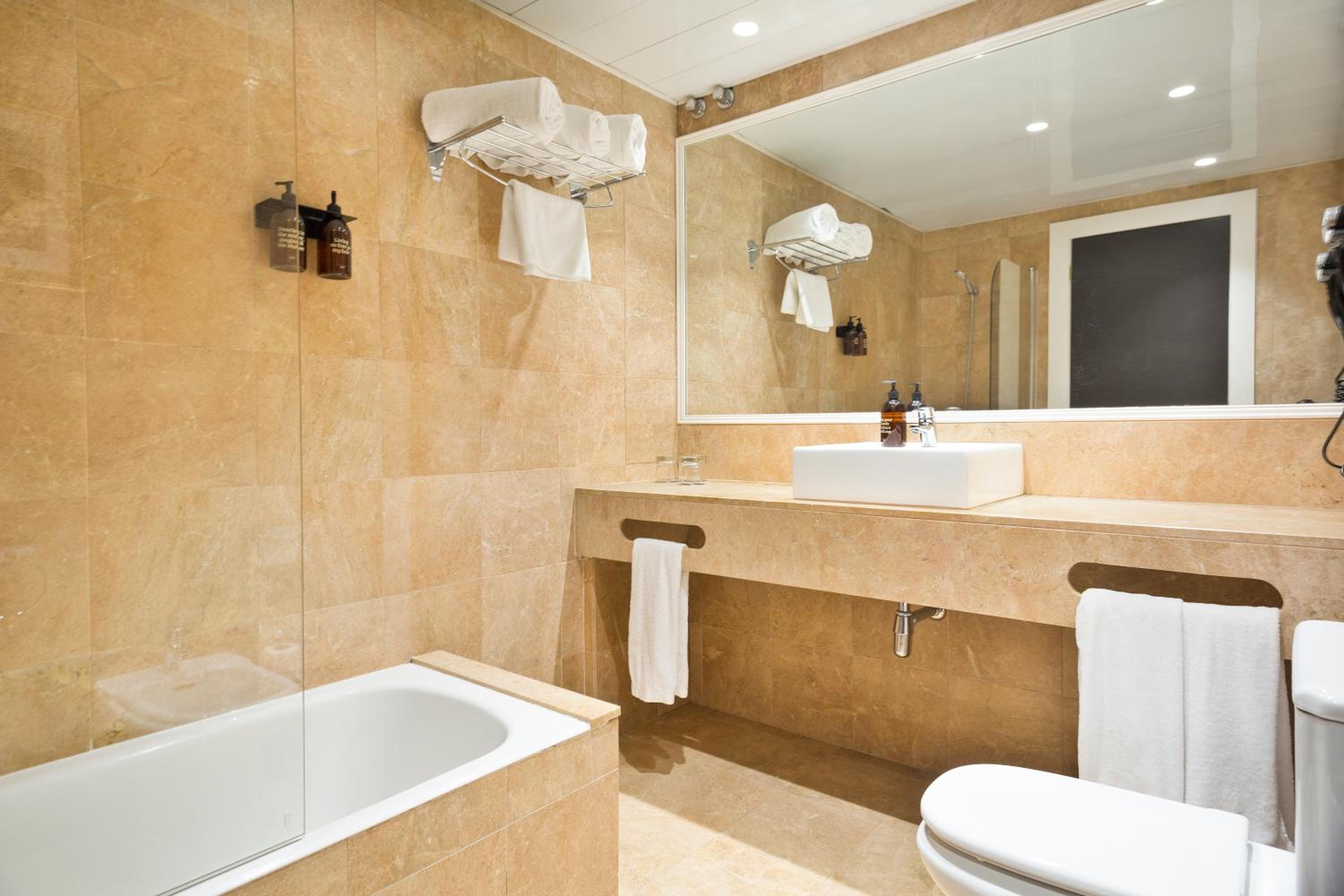 Superior Triple Room photo 3