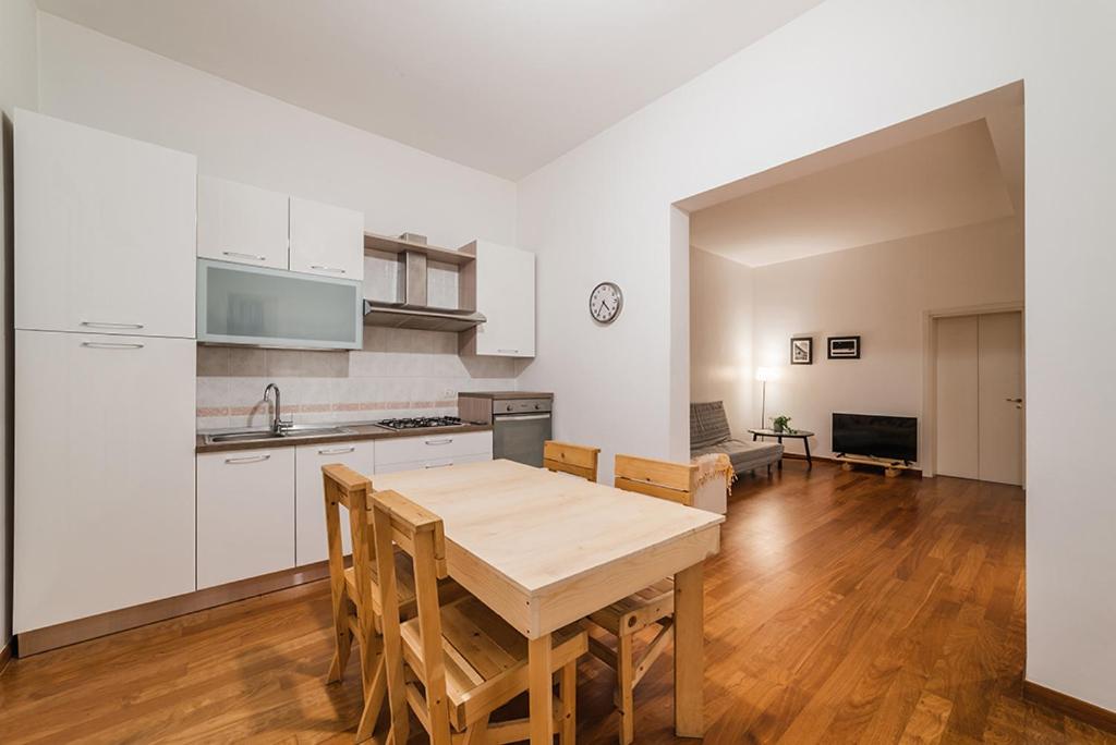 Three-Bedroom Apartment - Photo 19