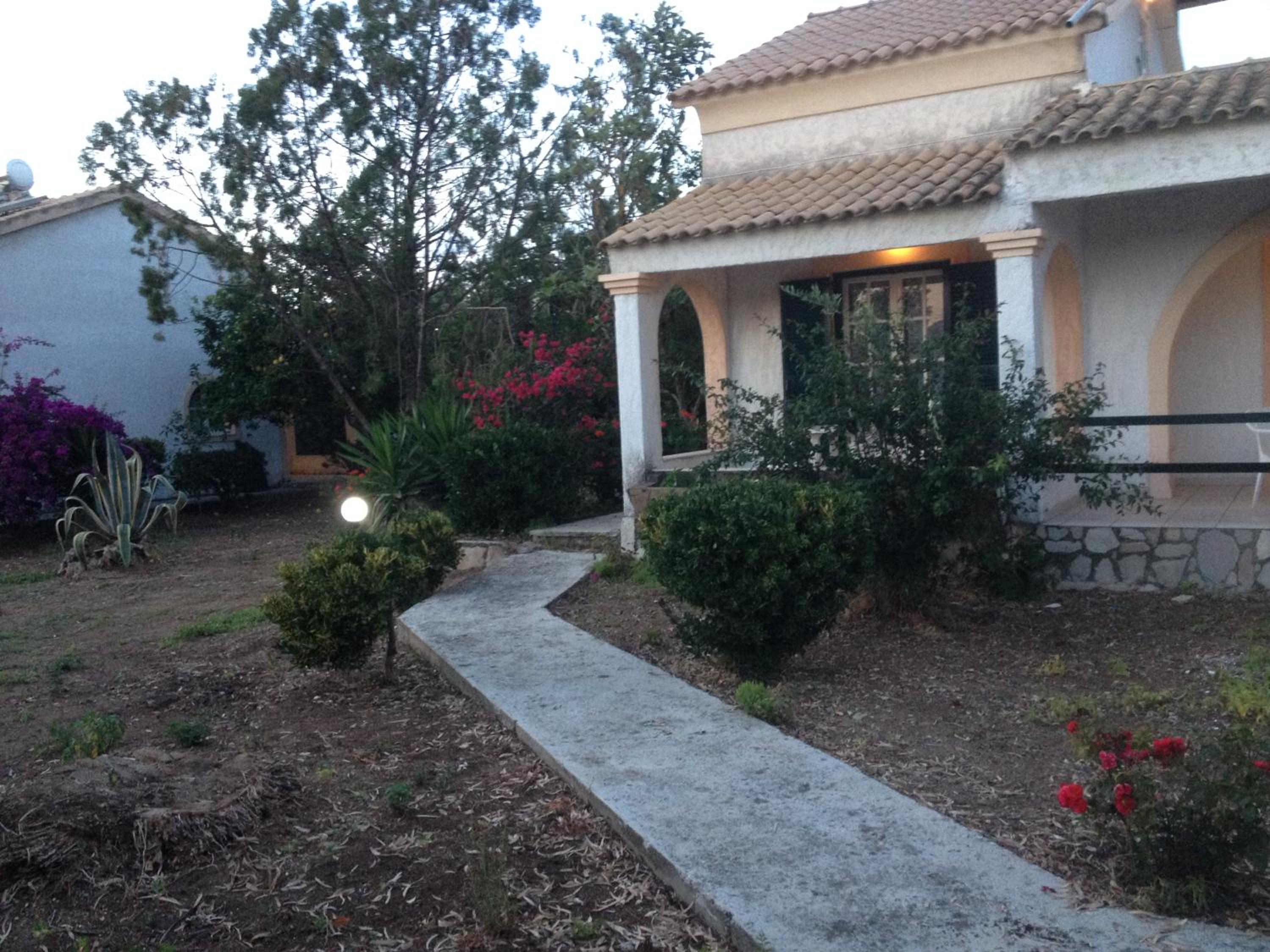 One-Bedroom House photo 2