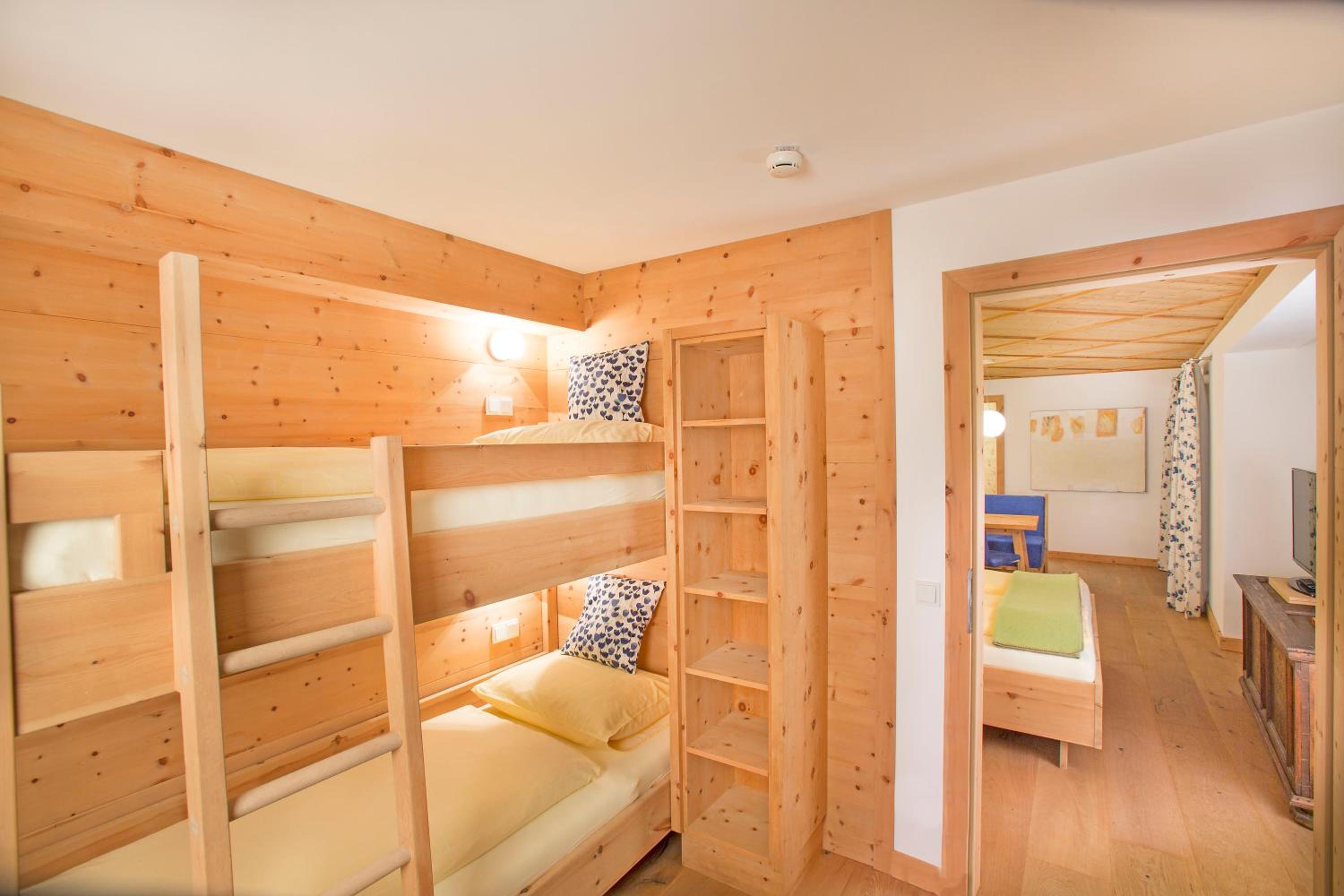 One-Bedroom Suite - Photo 4