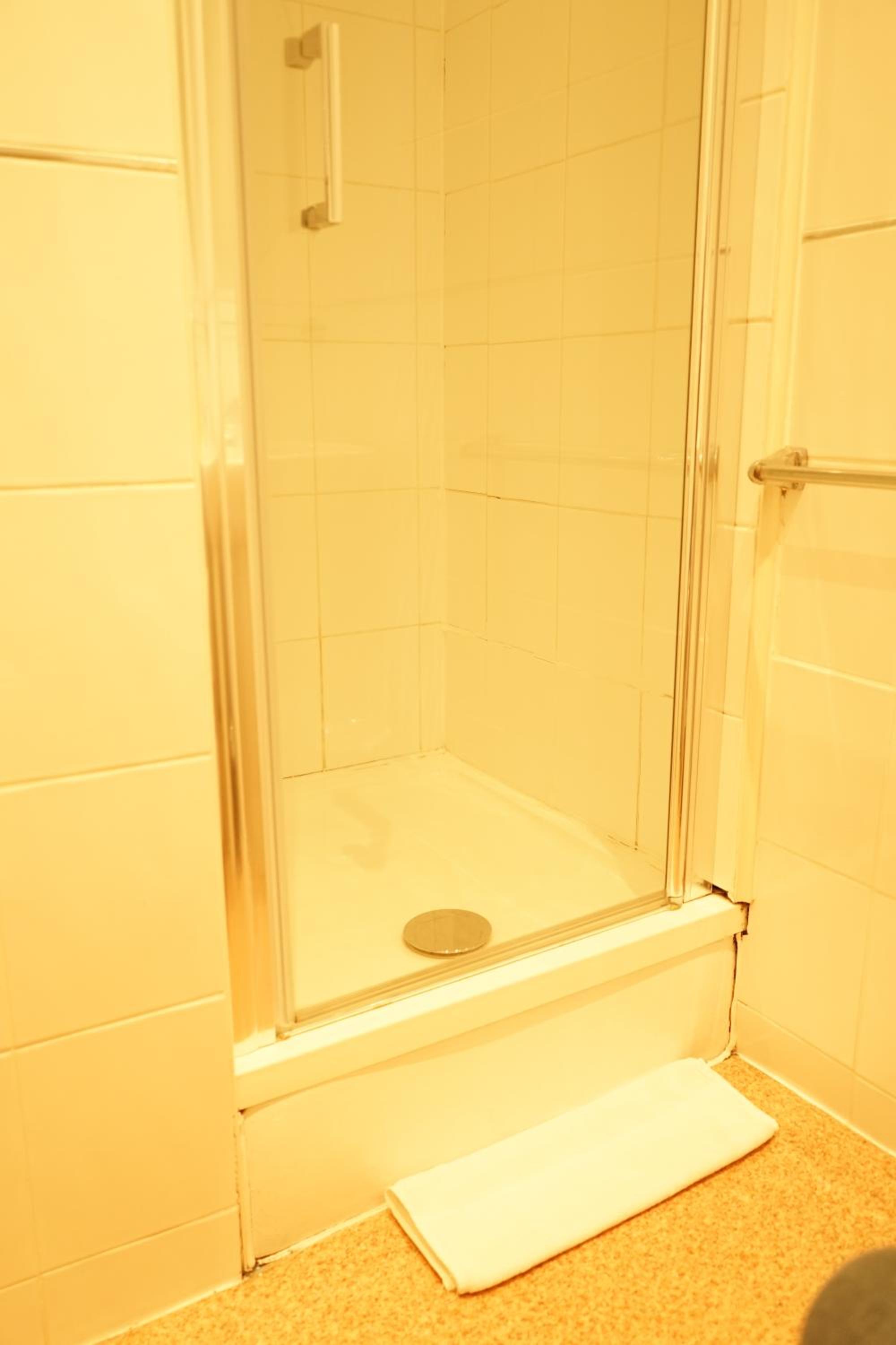 Double Room with Four Poster Bed and SeaView - Photo 11