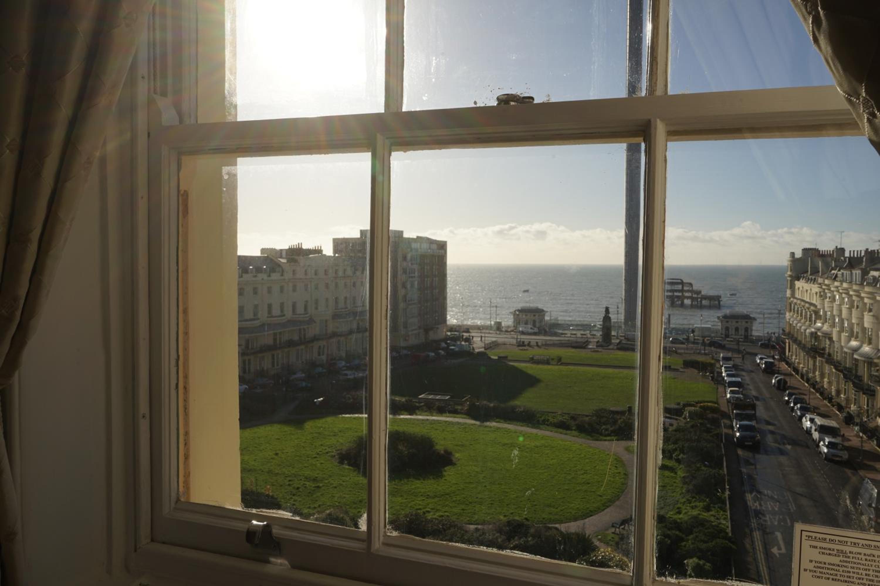 Double Room with Four Poster Bed and SeaView - Photo 3