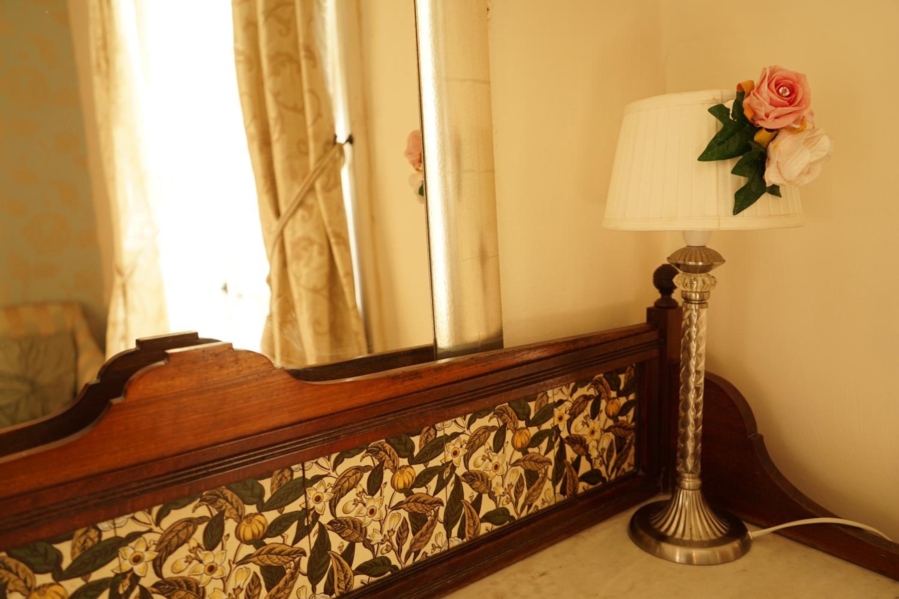 Double Room with Four Poster Bed and SeaView - Photo 7