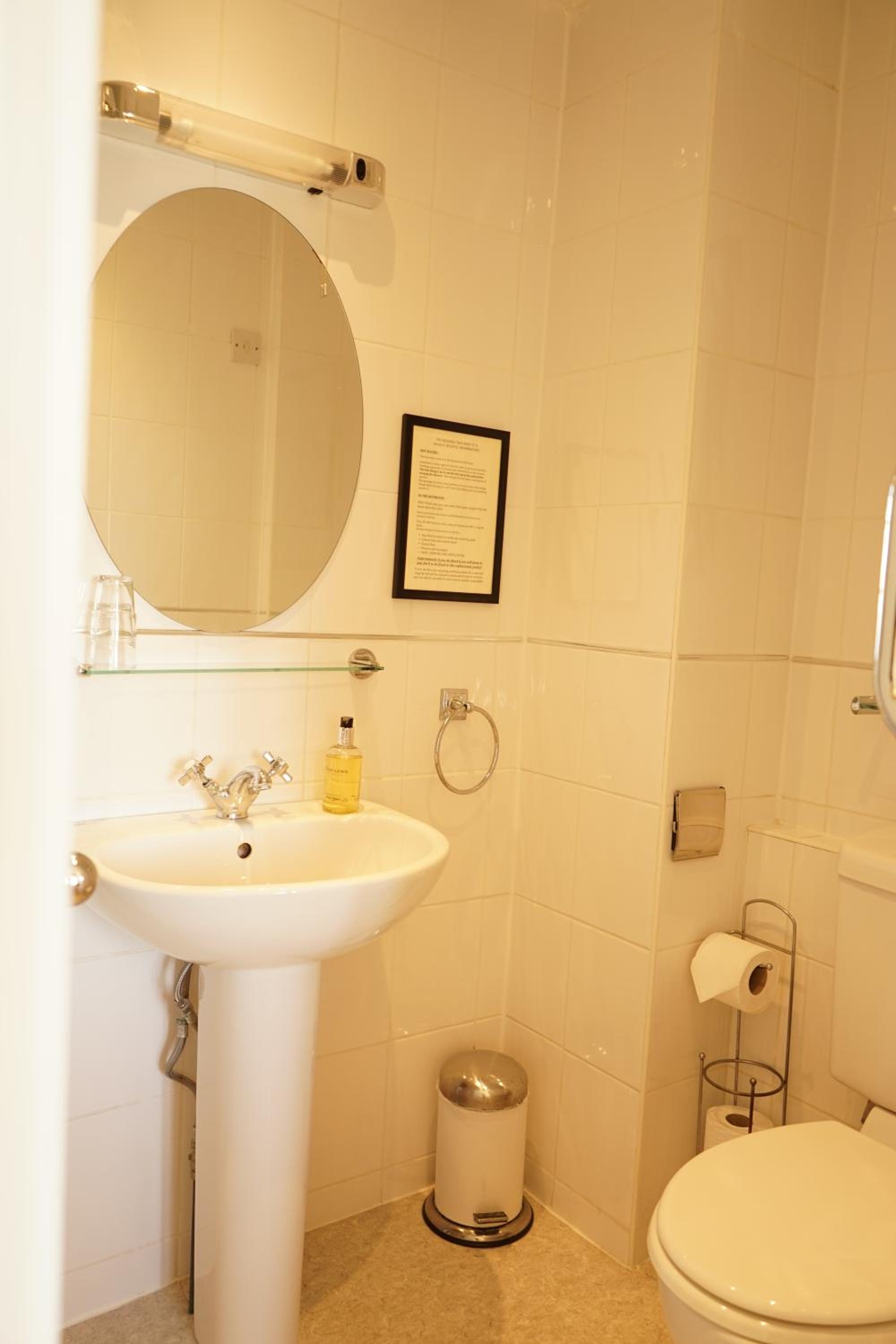 Double Room with Four Poster Bed and SeaView - Photo 10