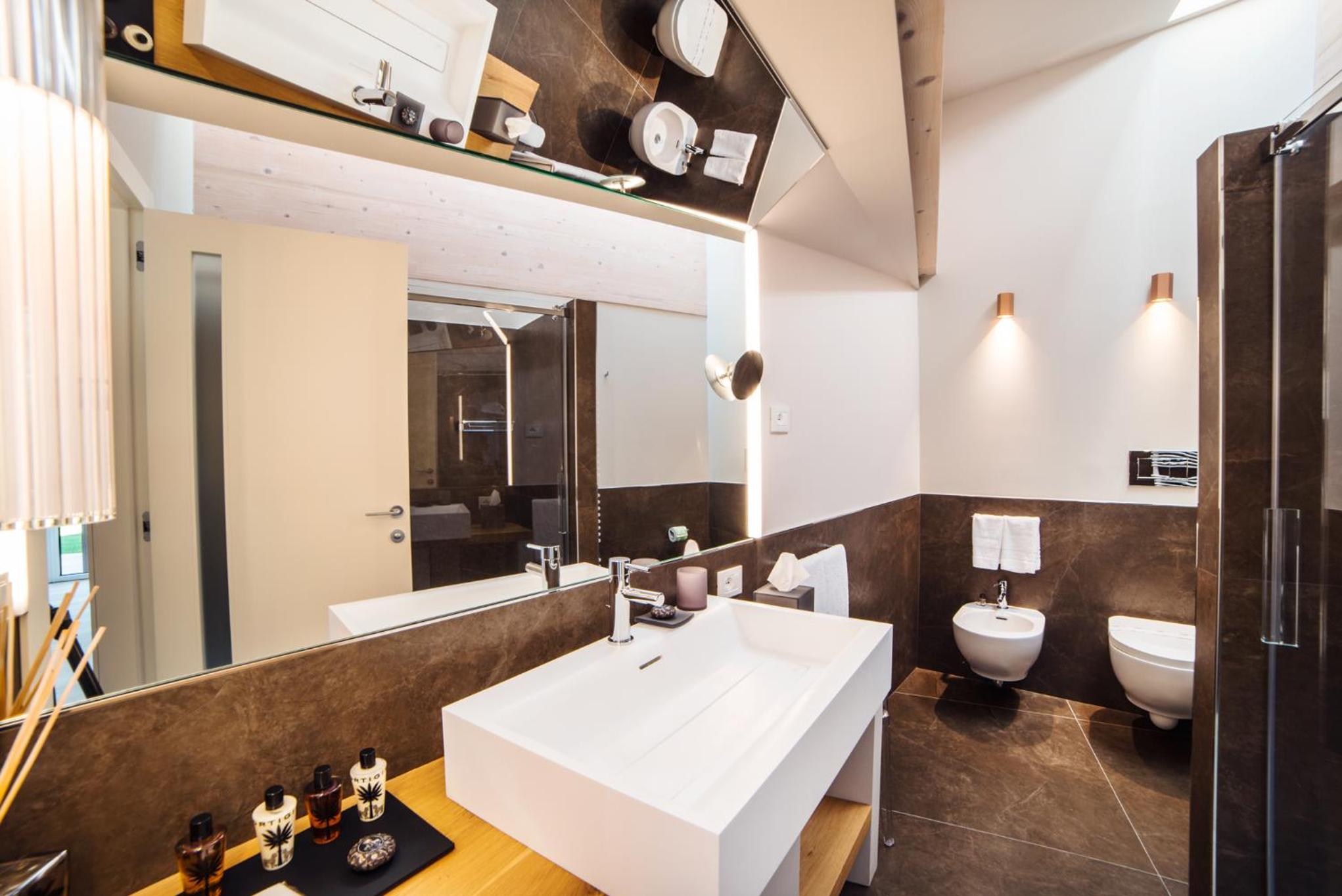 One-Bedroom Suite - Photo 23