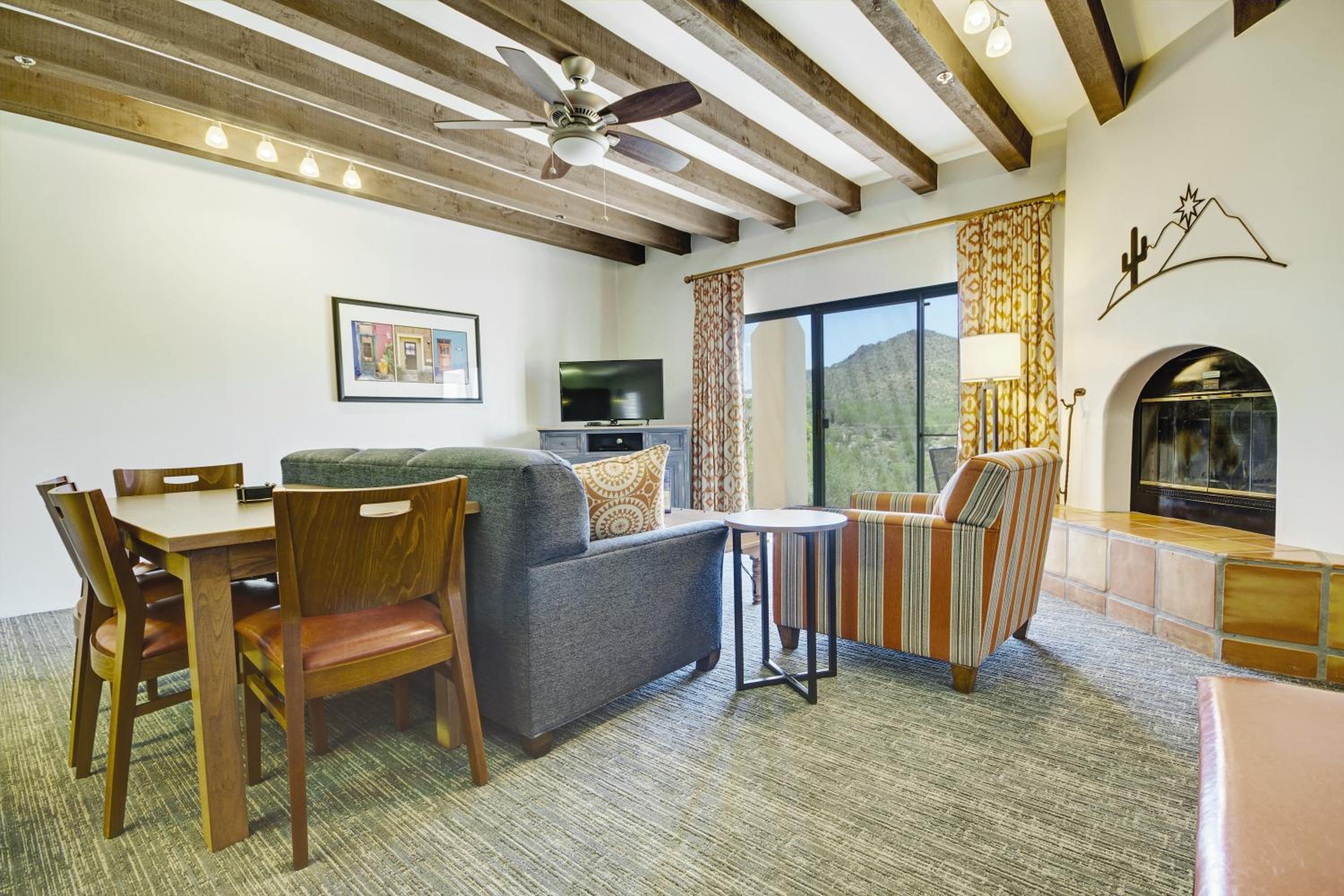 One-Bedroom Suite photo 3