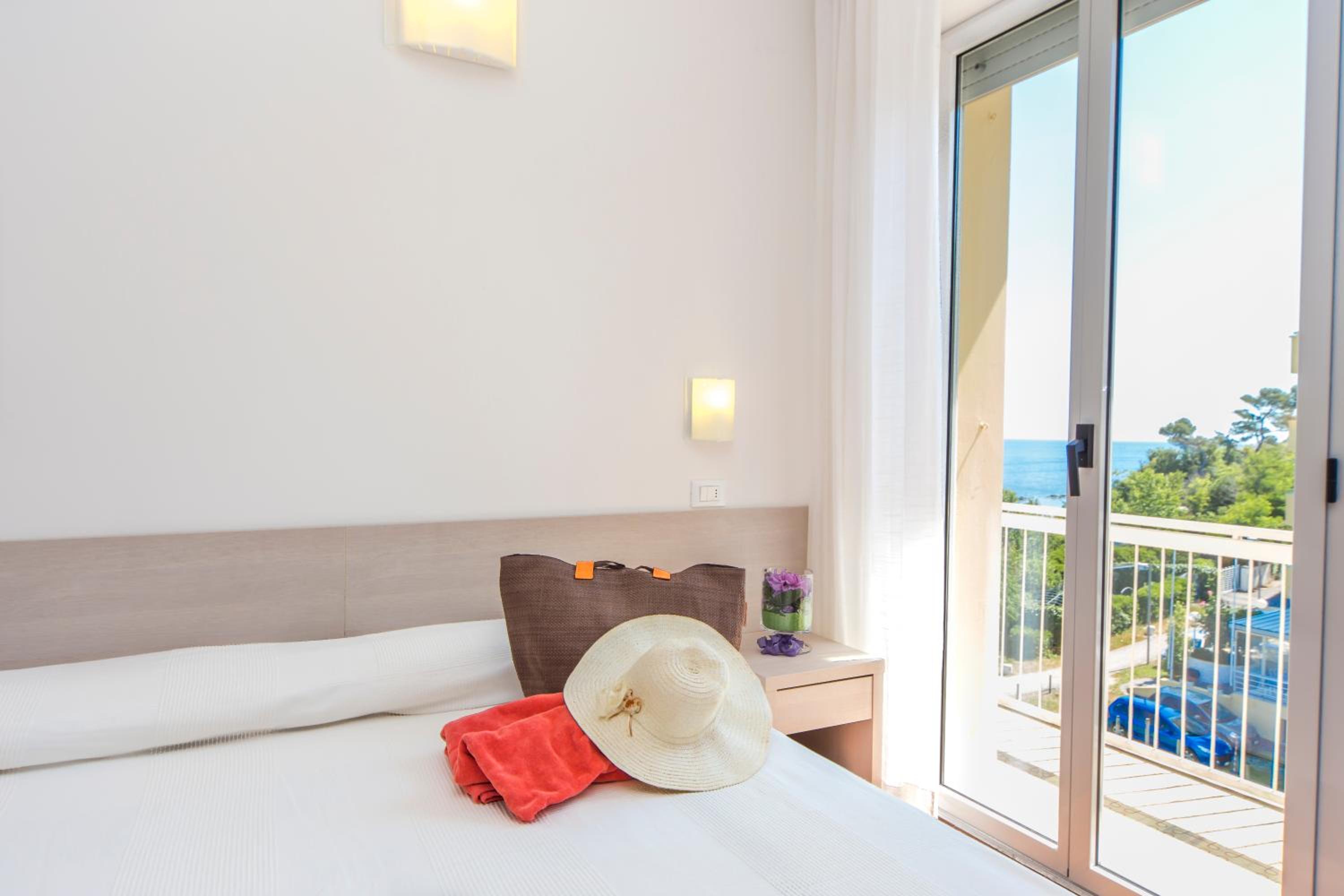 Double Room - Photo 3