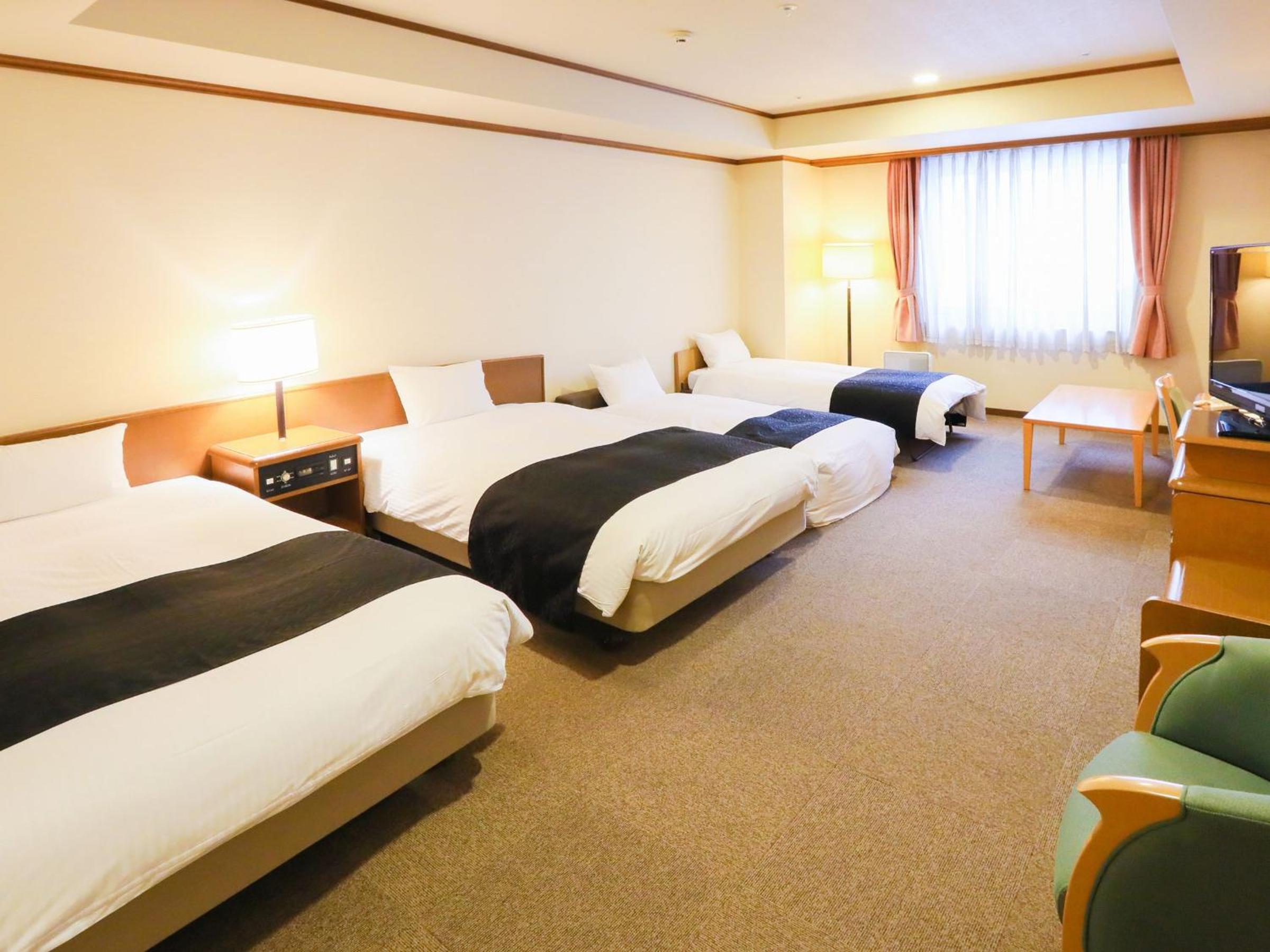 Economy Quadruple Room - Non-Smoking