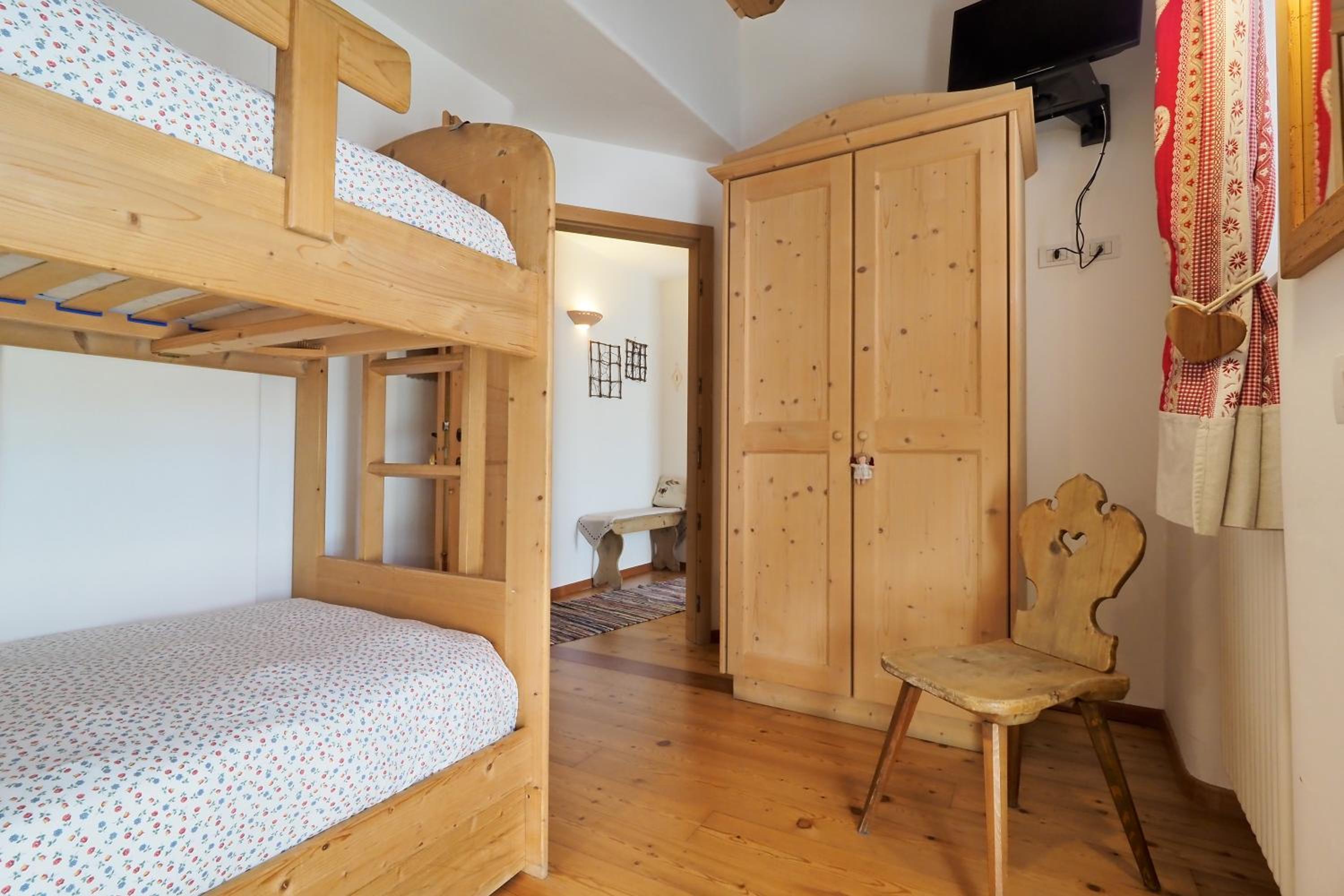 Quadruple Room - Photo 7