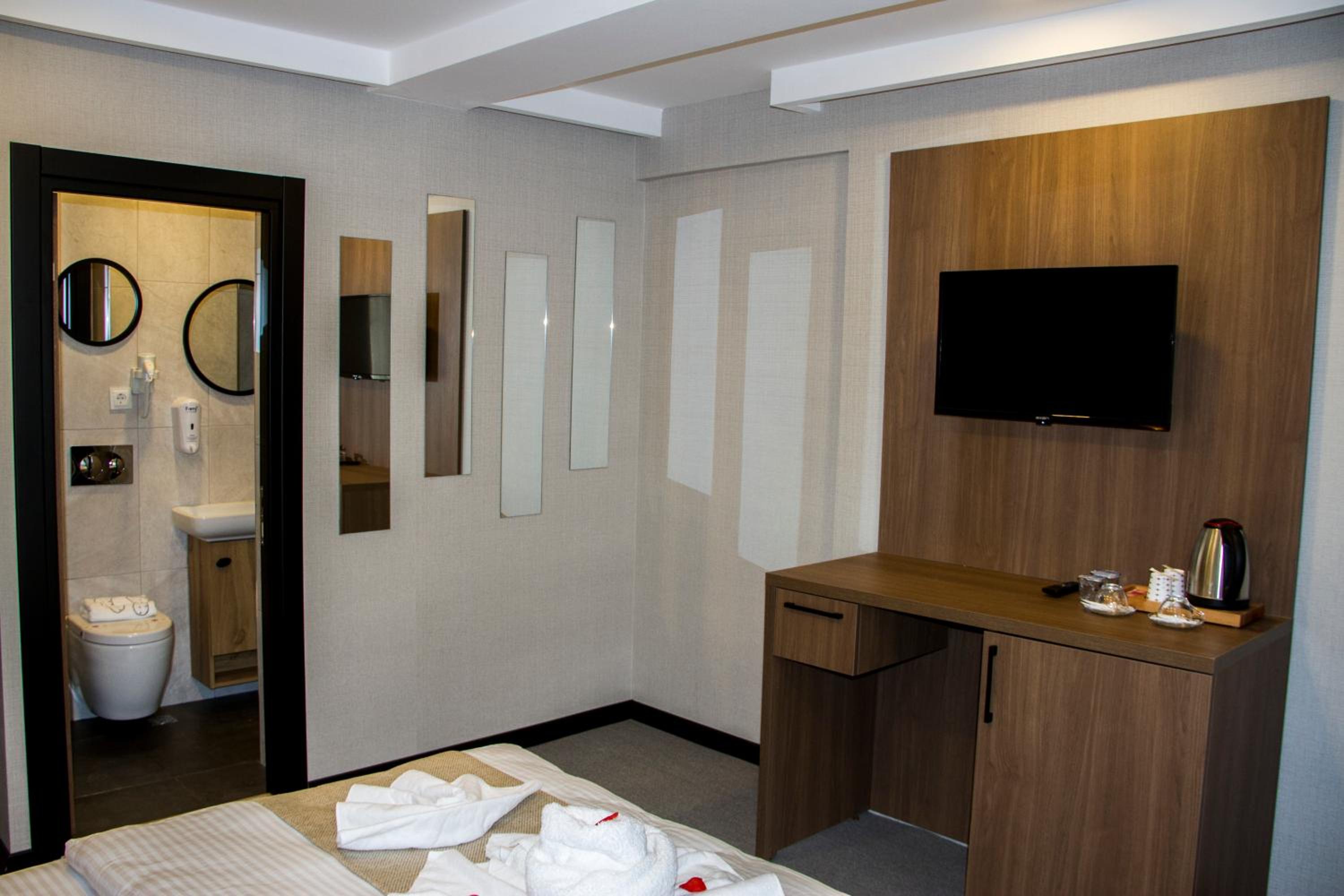 Studio Apartment - Photo 3