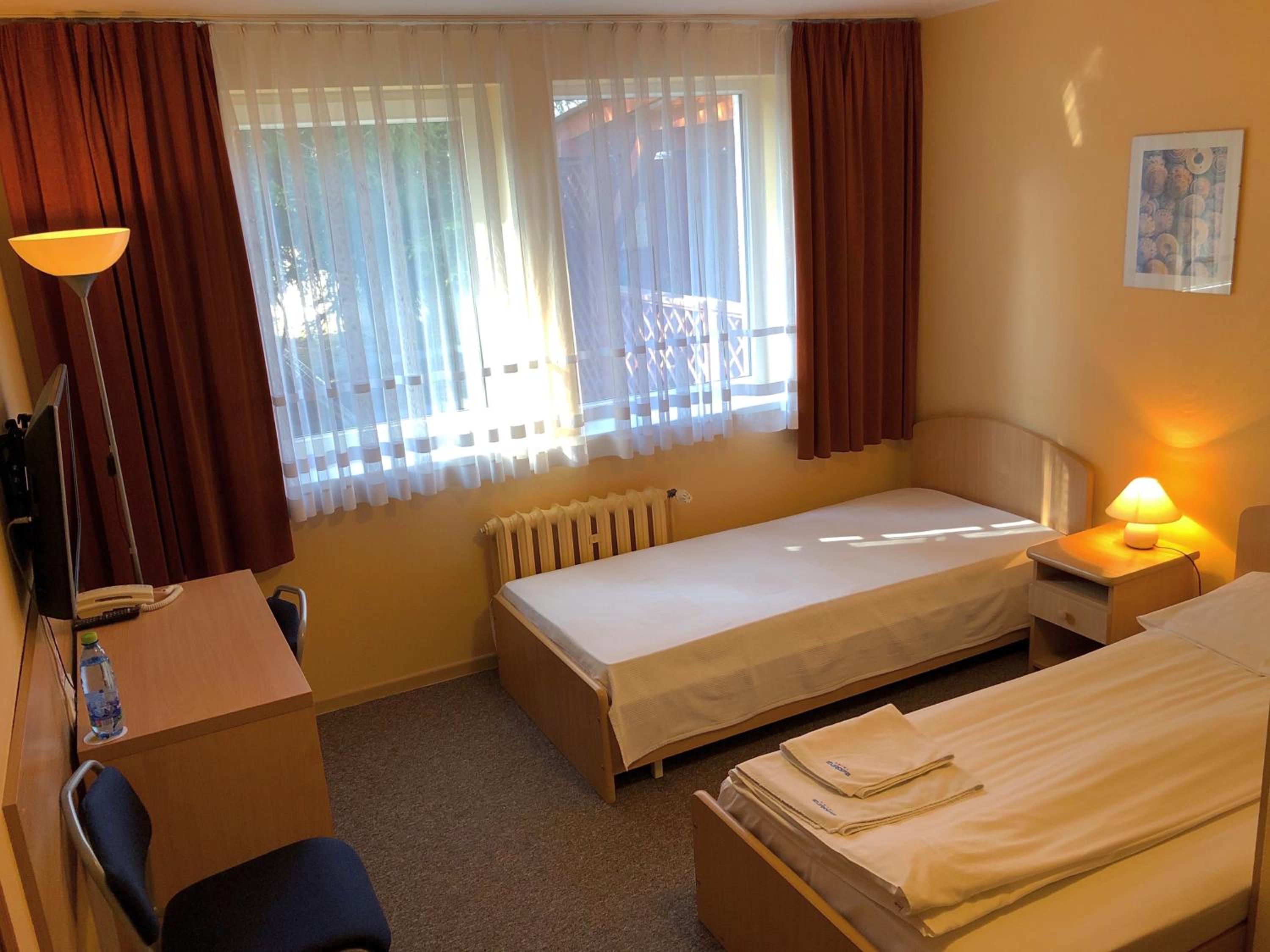 Economy Double Room photo 1