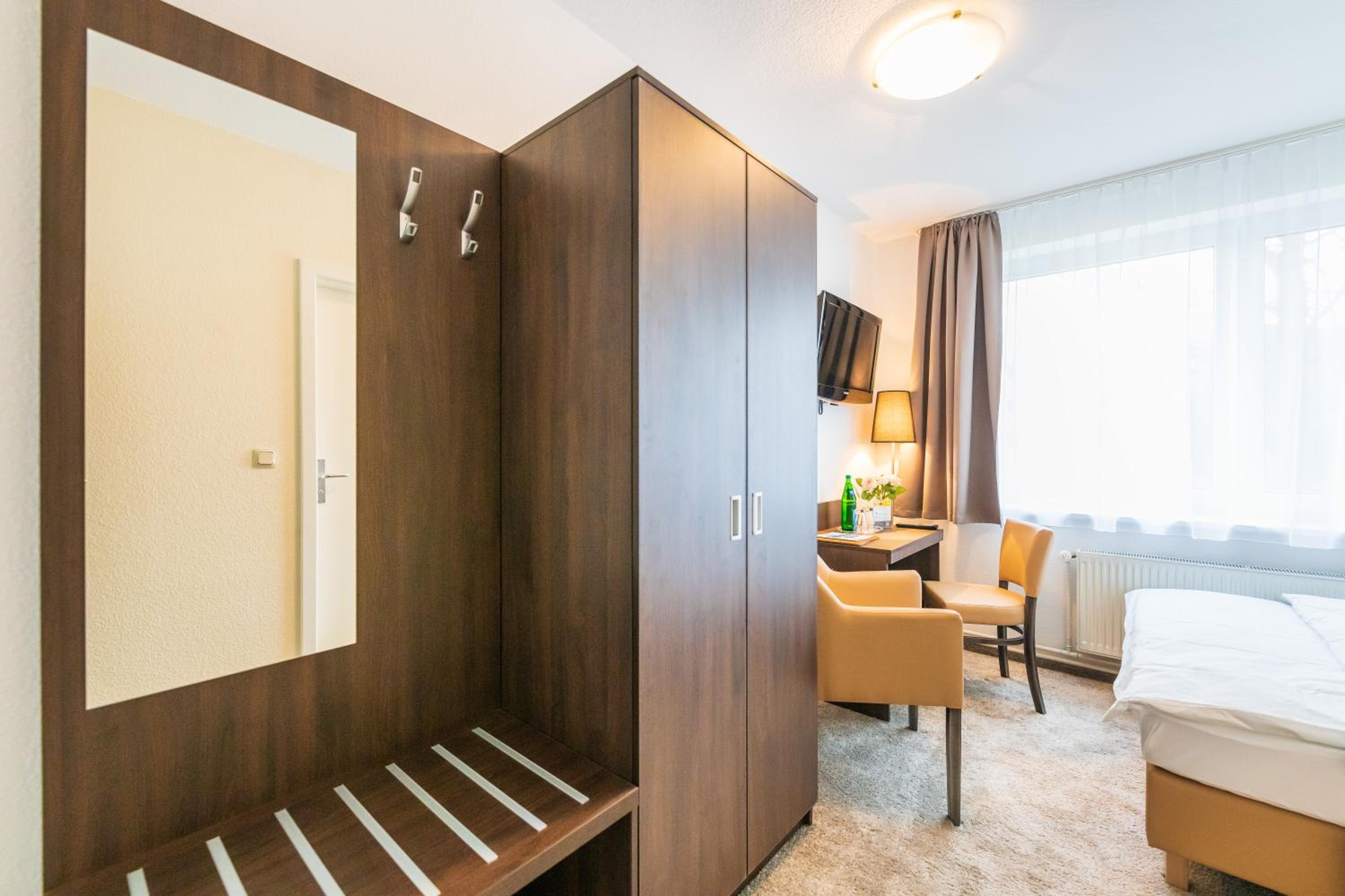 Economy Double Room photo 1