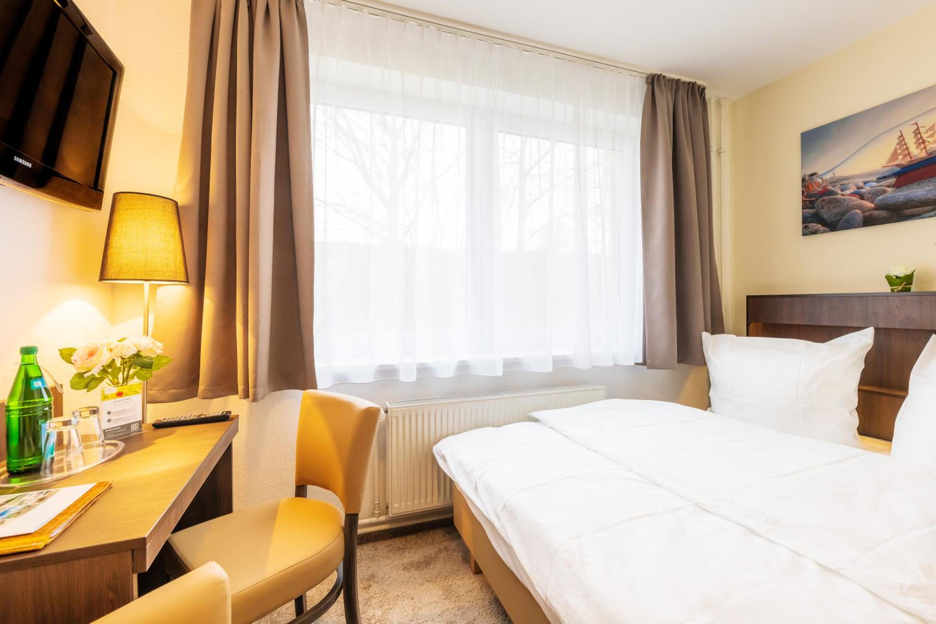 Economy Double Room photo 2