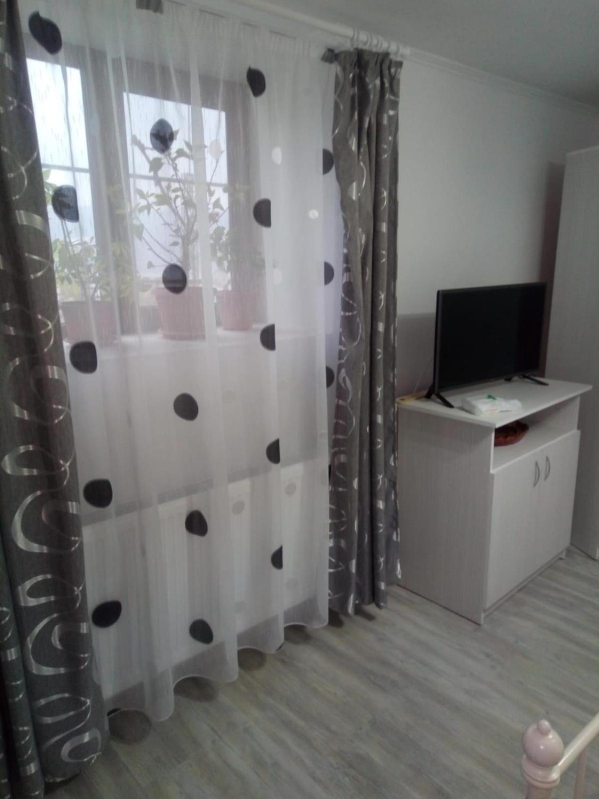 Double Room with Private Bathroom - Photo 14