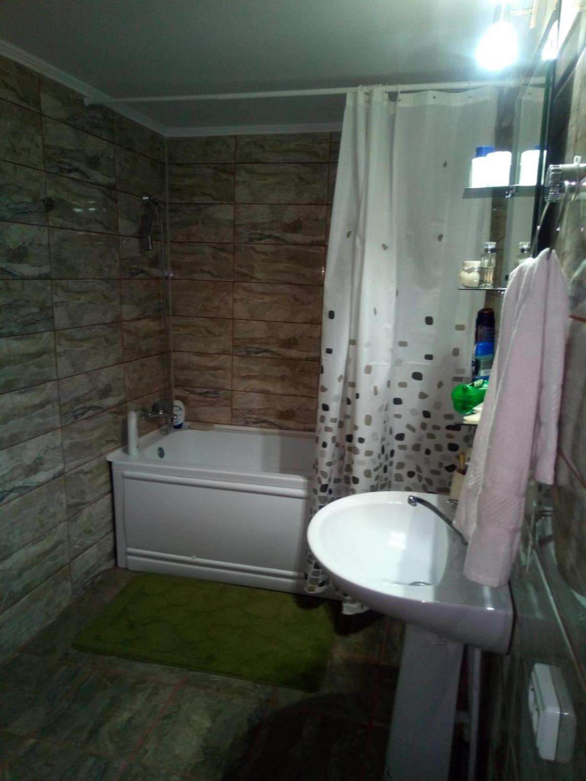 Double Room with Private Bathroom - Photo 15