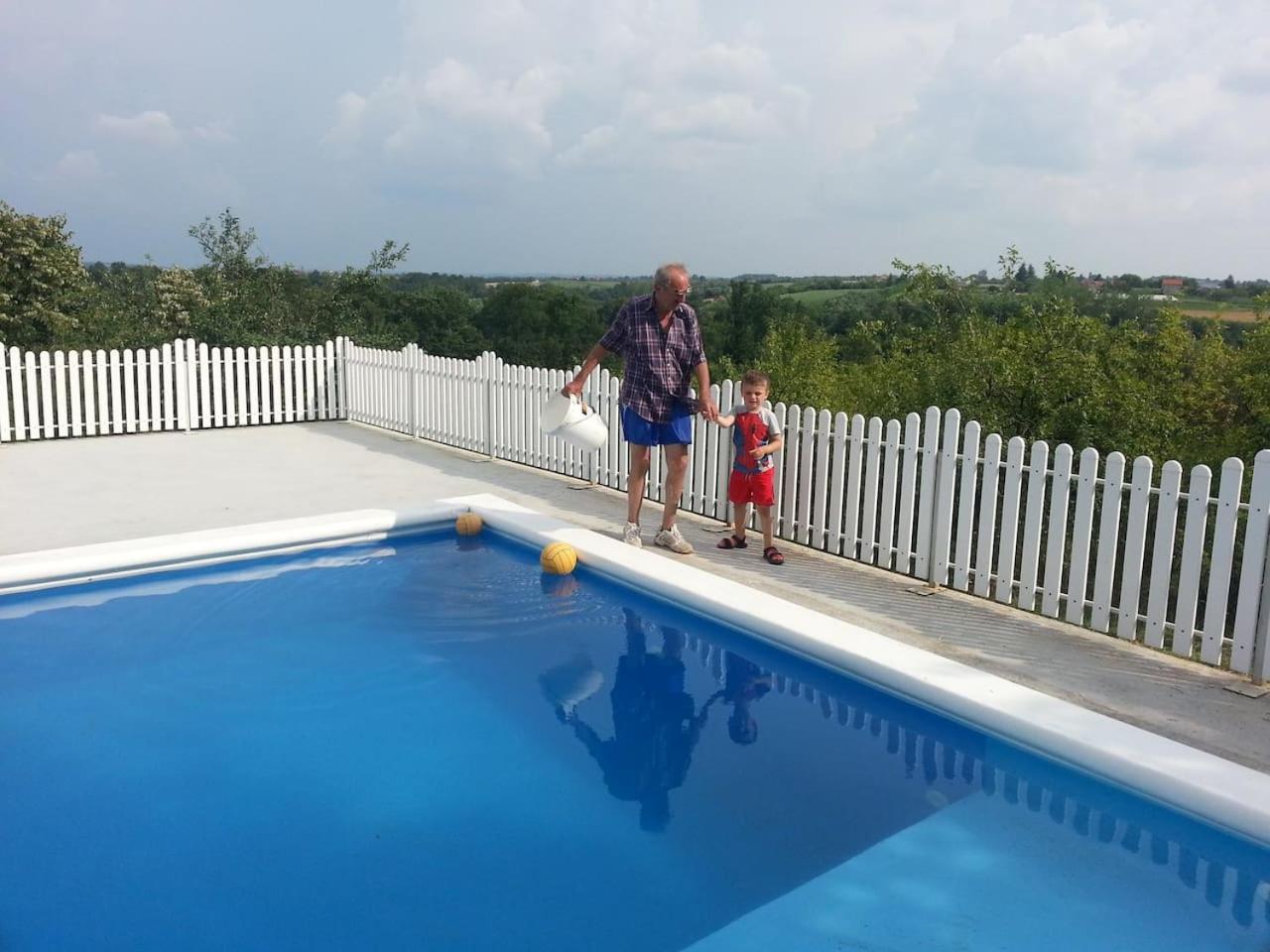 Villa photo 3