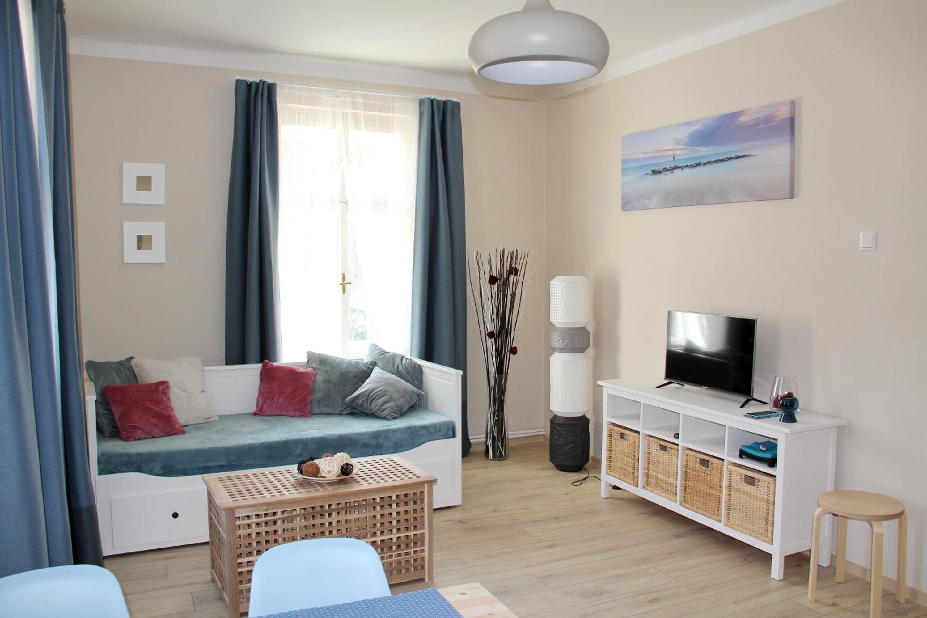 Apartment with City View - Photo 1