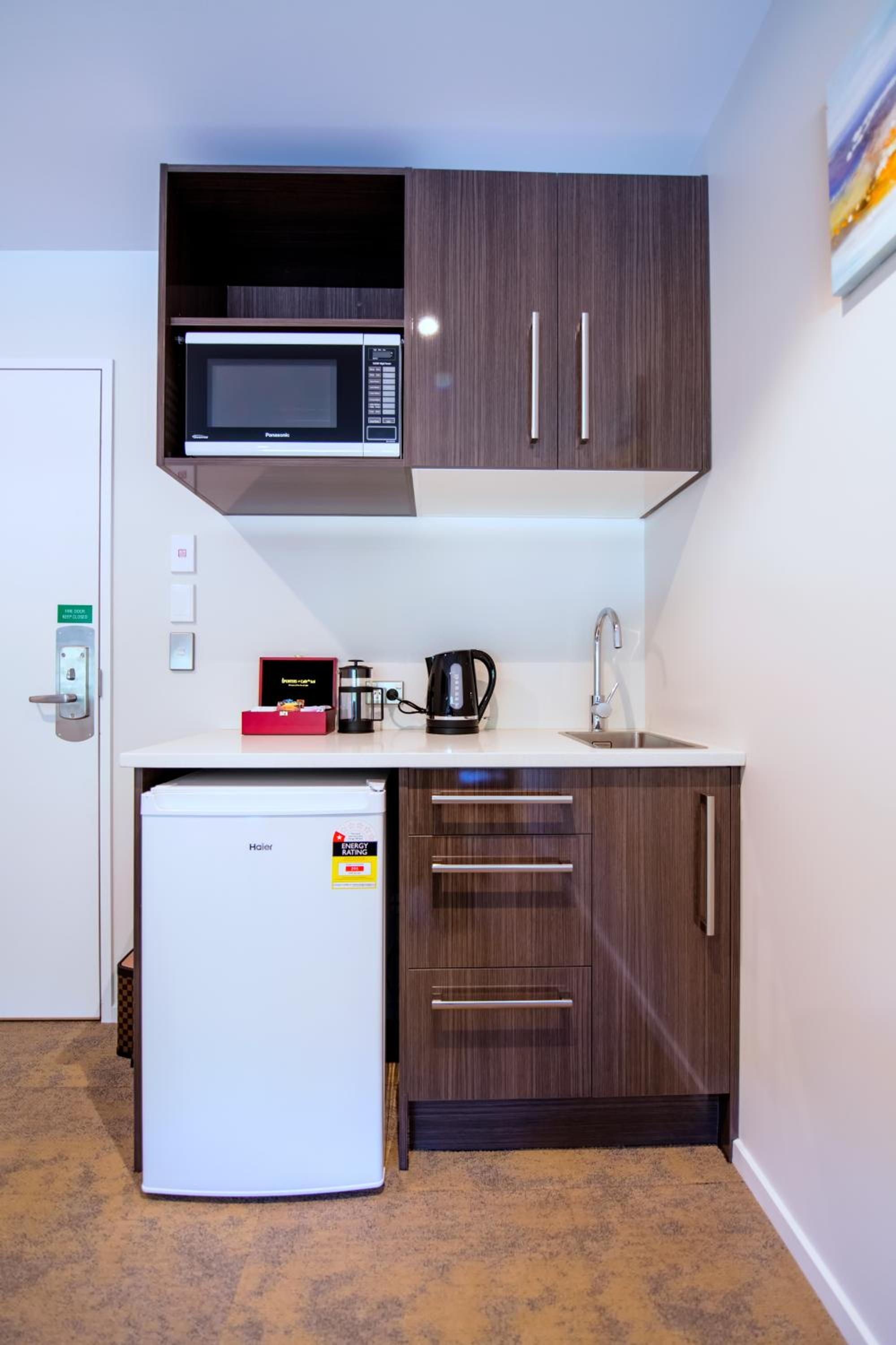 Deluxe King Room - Disability Access - Photo 3