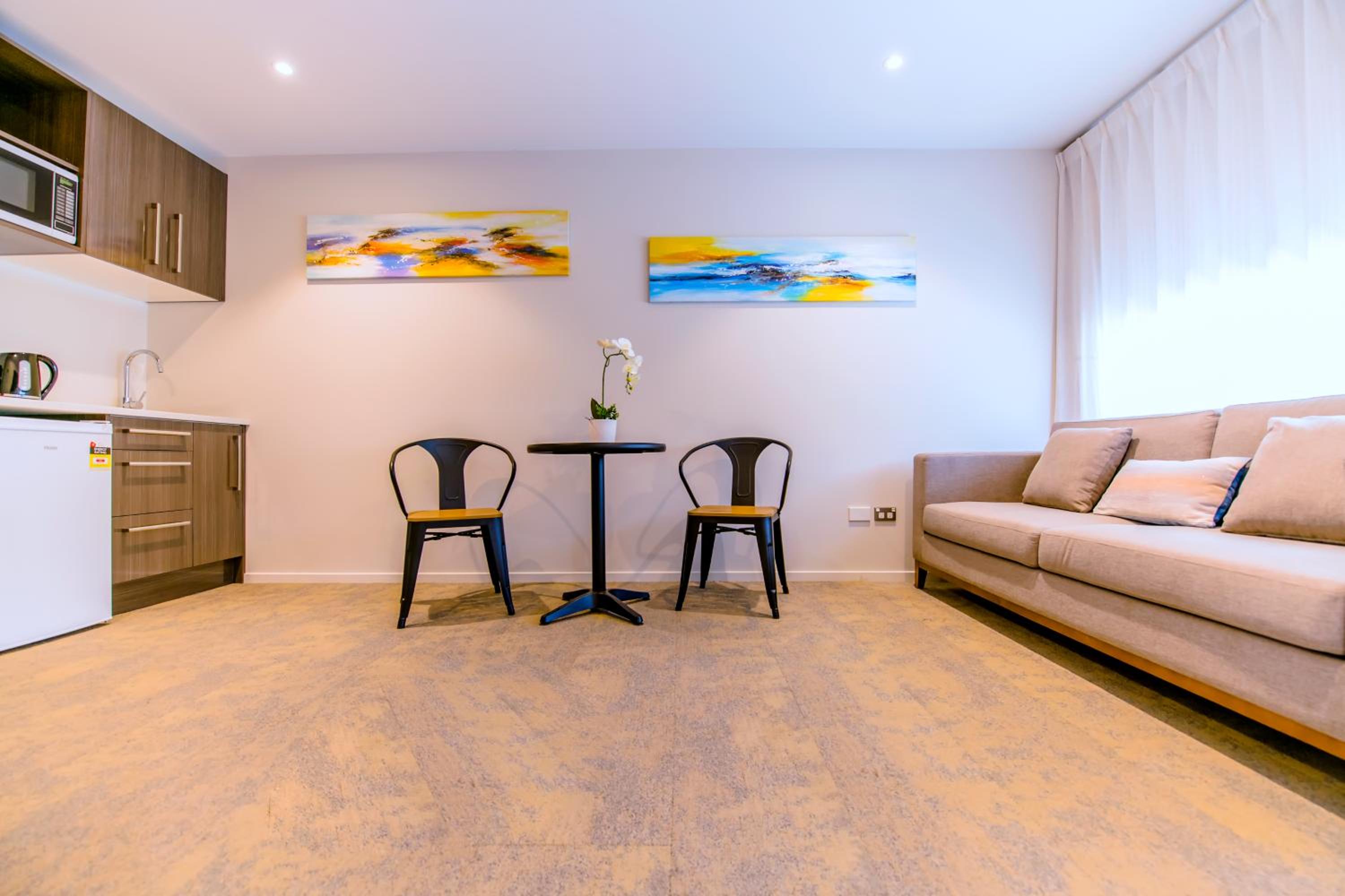 One-Bedroom Apartment - Photo 7