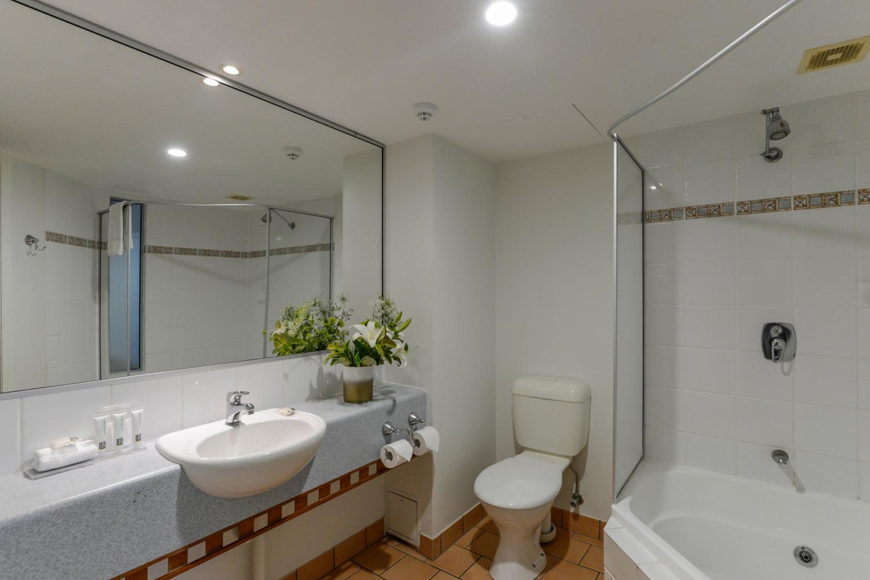 Two-Bedroom Apartment - Photo 3