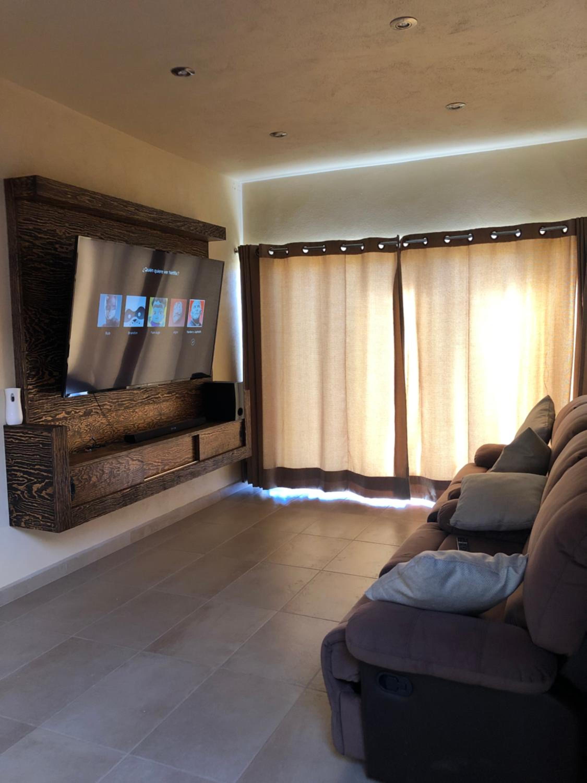 Seven-Bedroom House - Photo 40