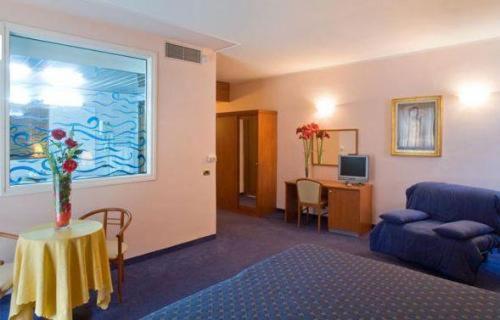 Suite - Photo 4