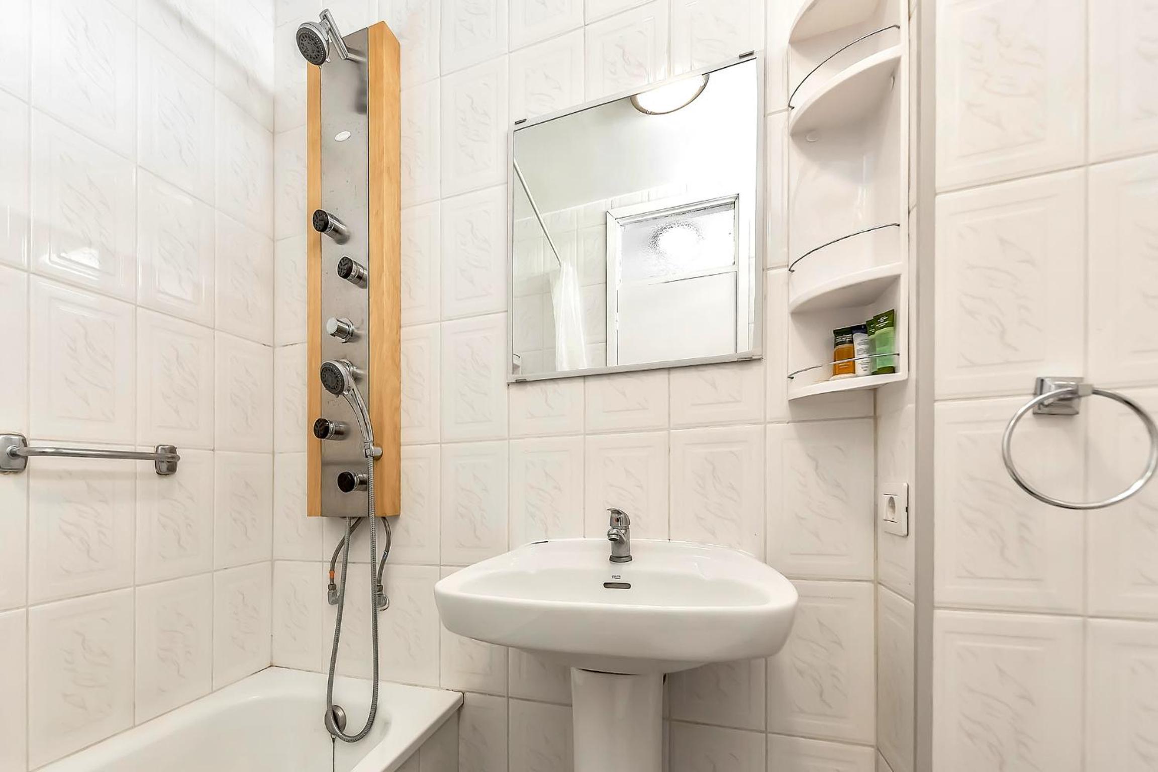 Studio Apartment with Sea View - Photo 29