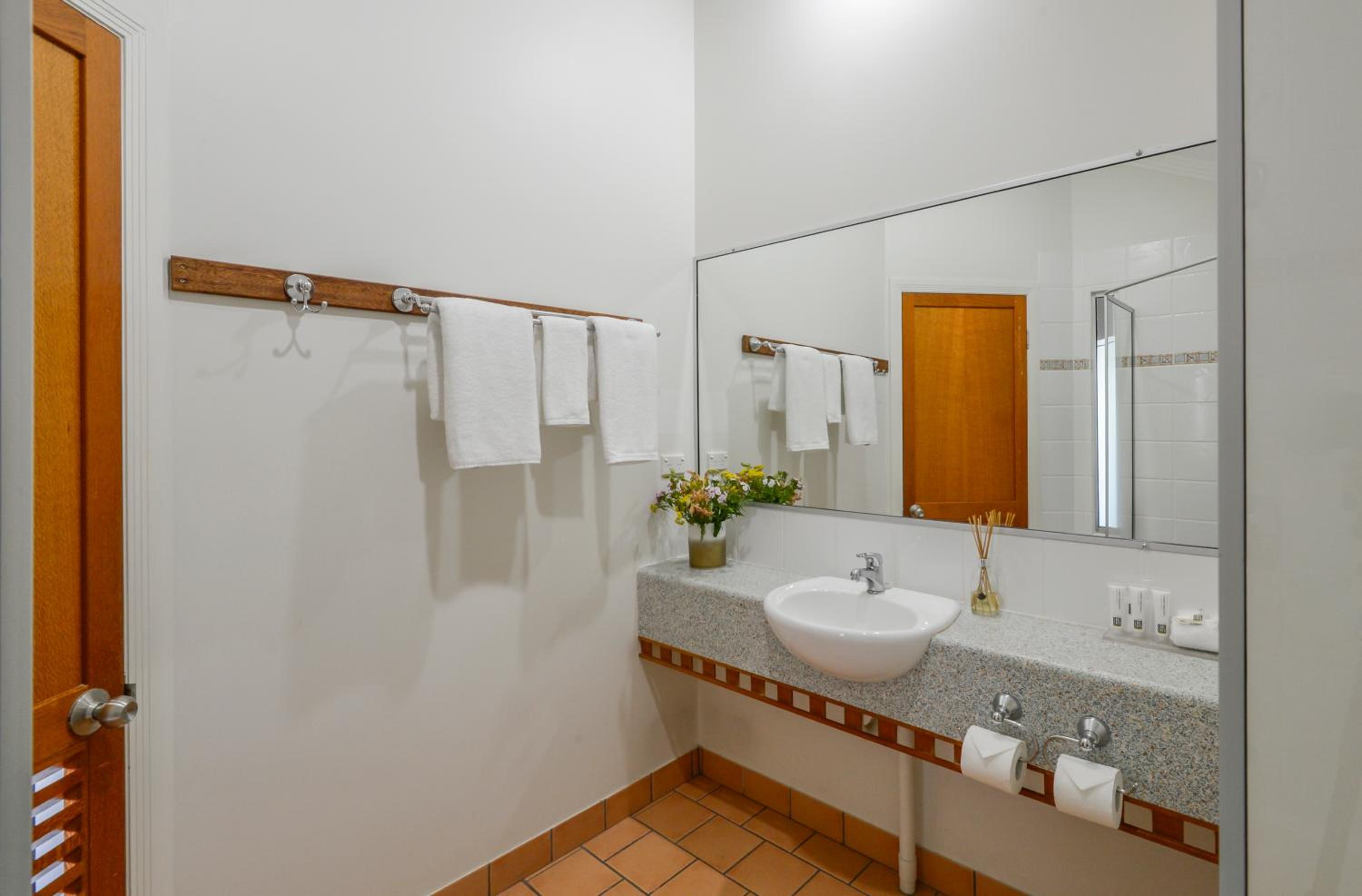 Executive Suite w $20 Breakfast Credit