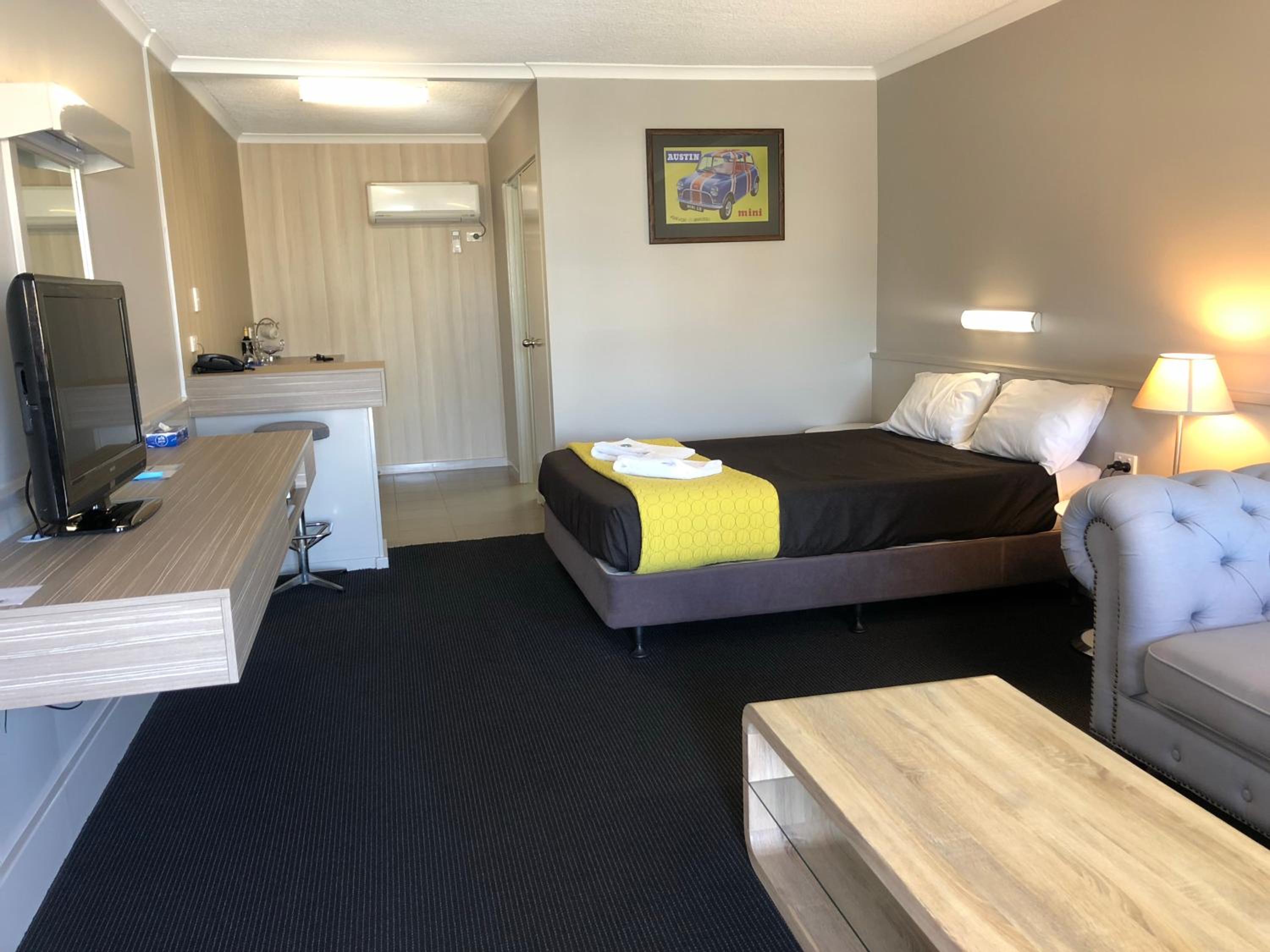 Heritage Queen Room - Photo 21