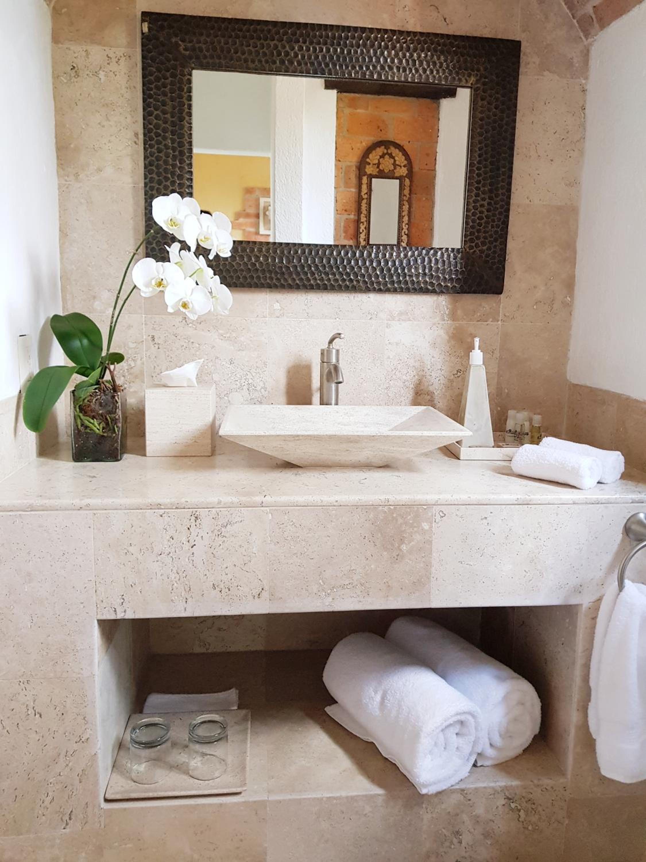 King Suite with Spa Bath photo 2
