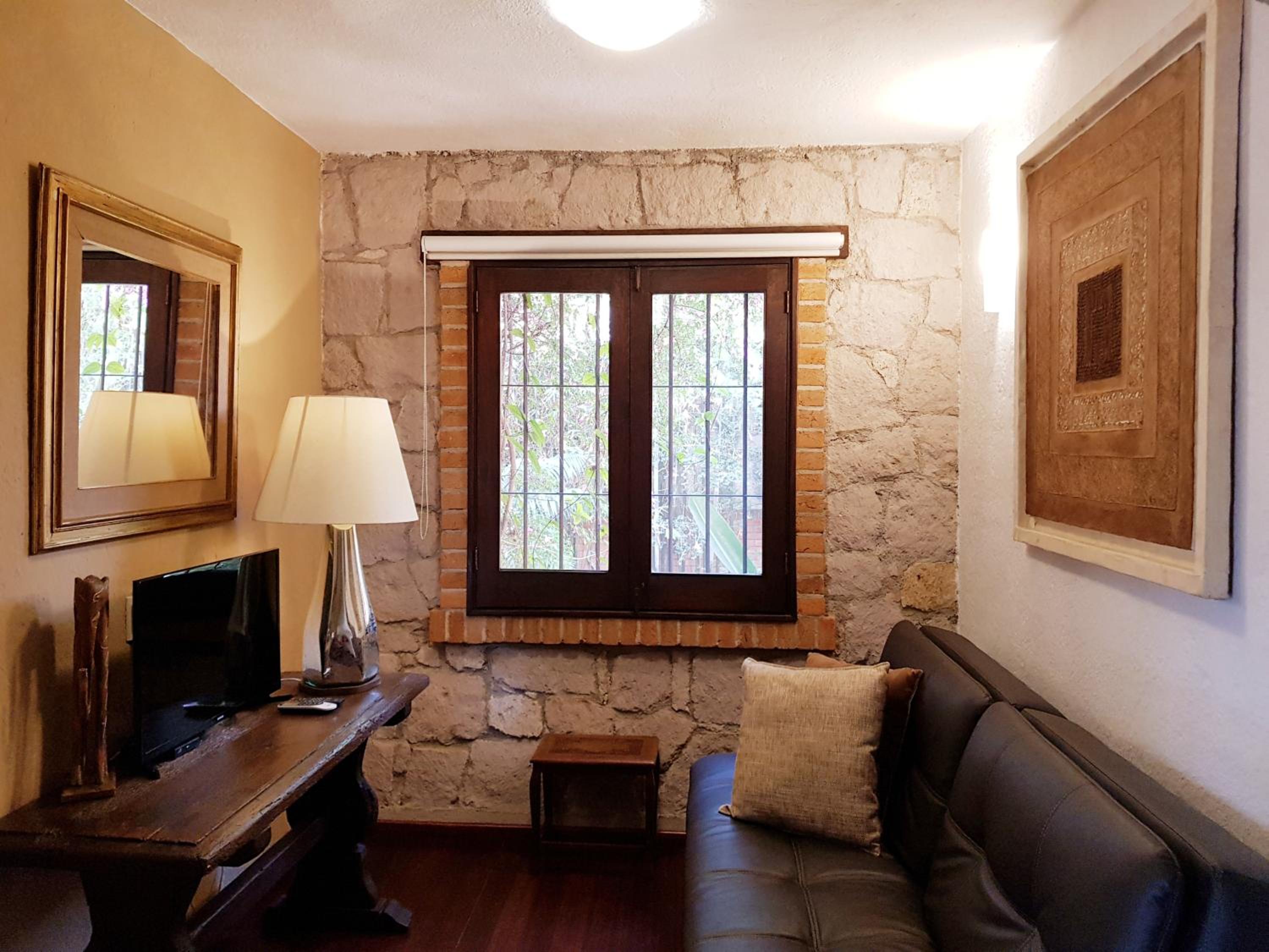 Queen Suite photo 2