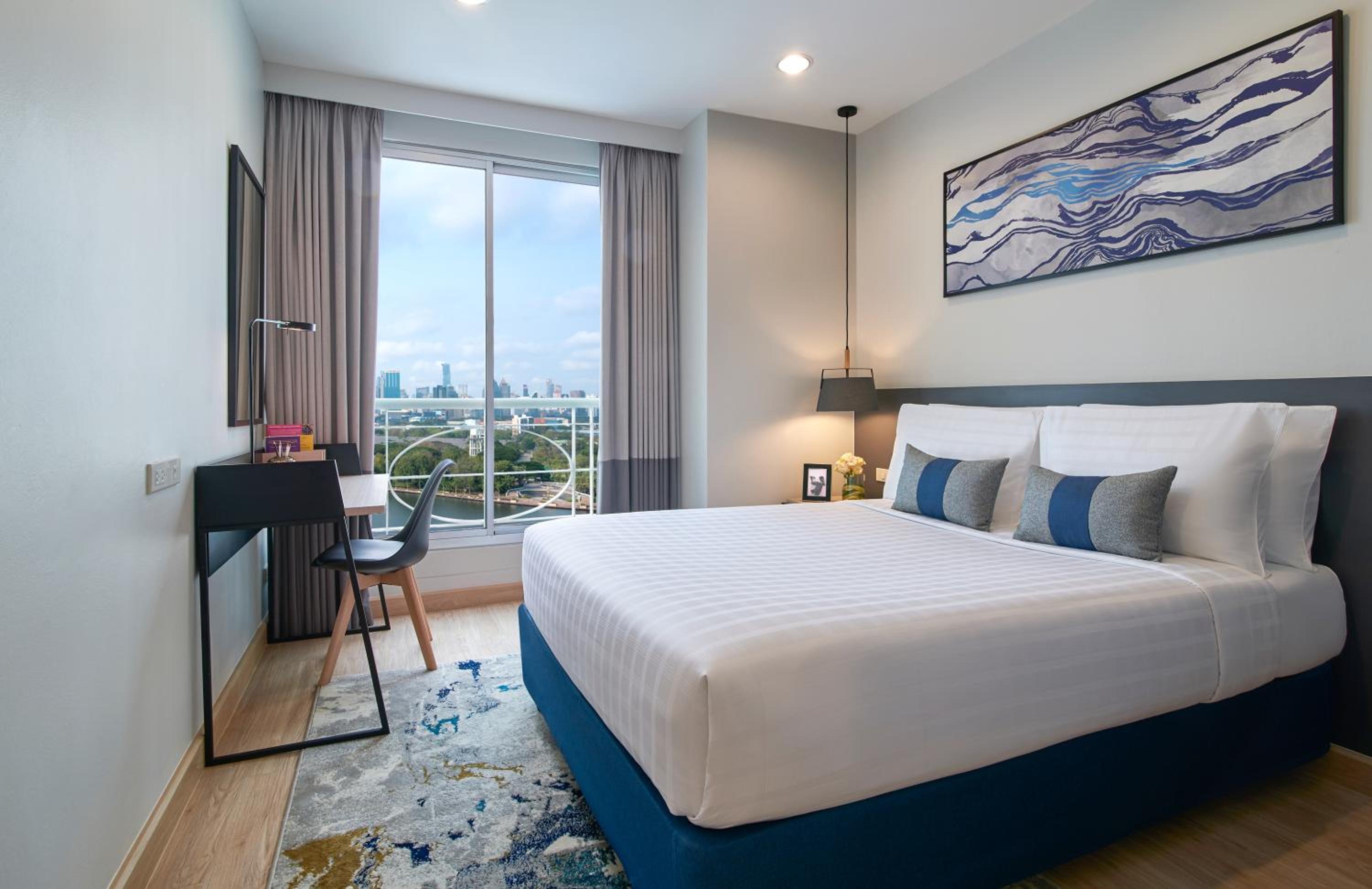 Three Bedroom Lakeview