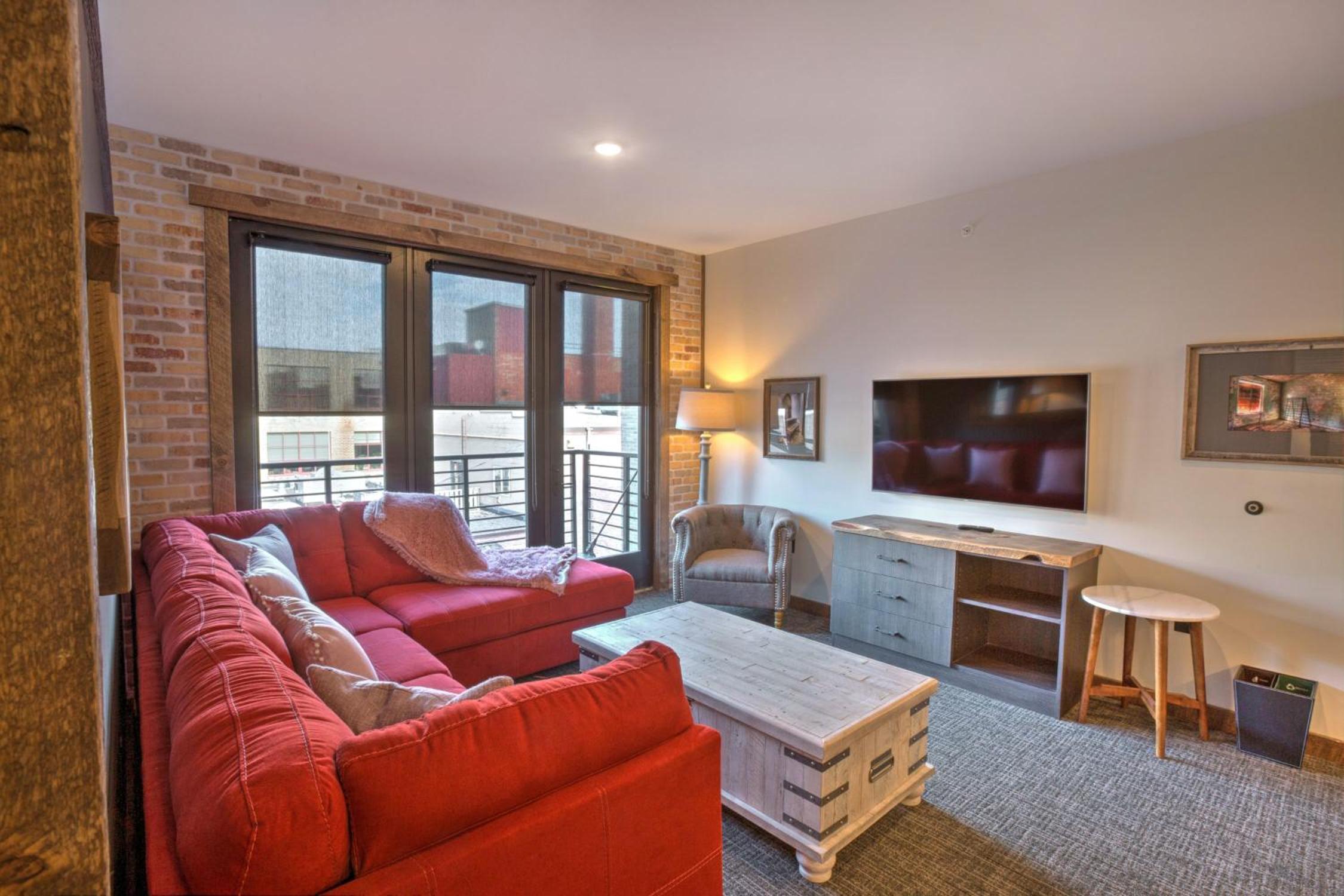 Superior Suite - Photo 5