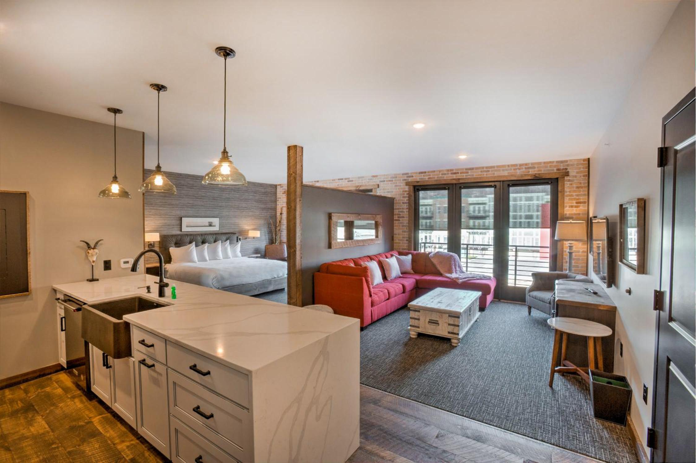 Superior Suite - Photo 1