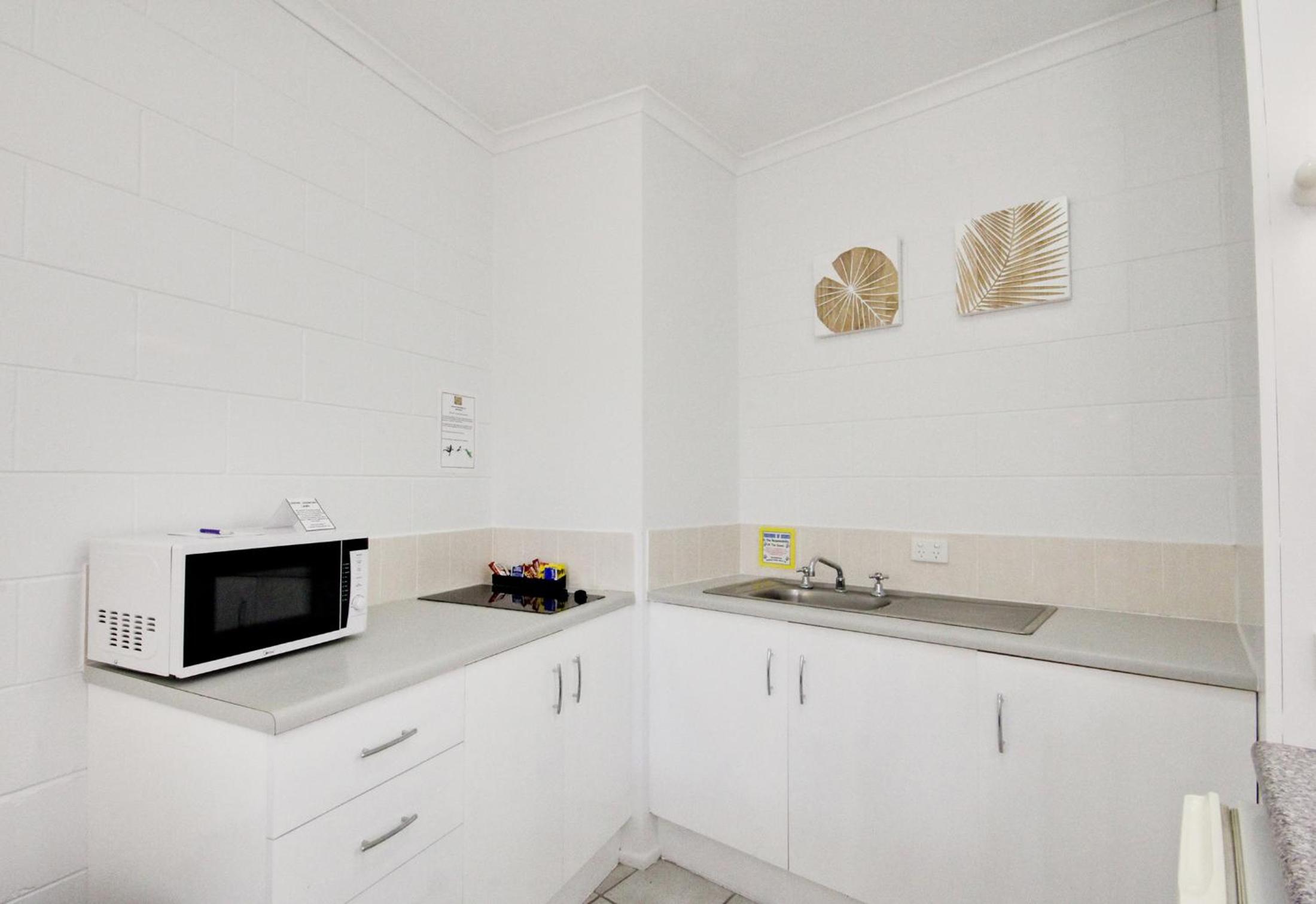 One-Bedroom Apartment with Bay View photo 2