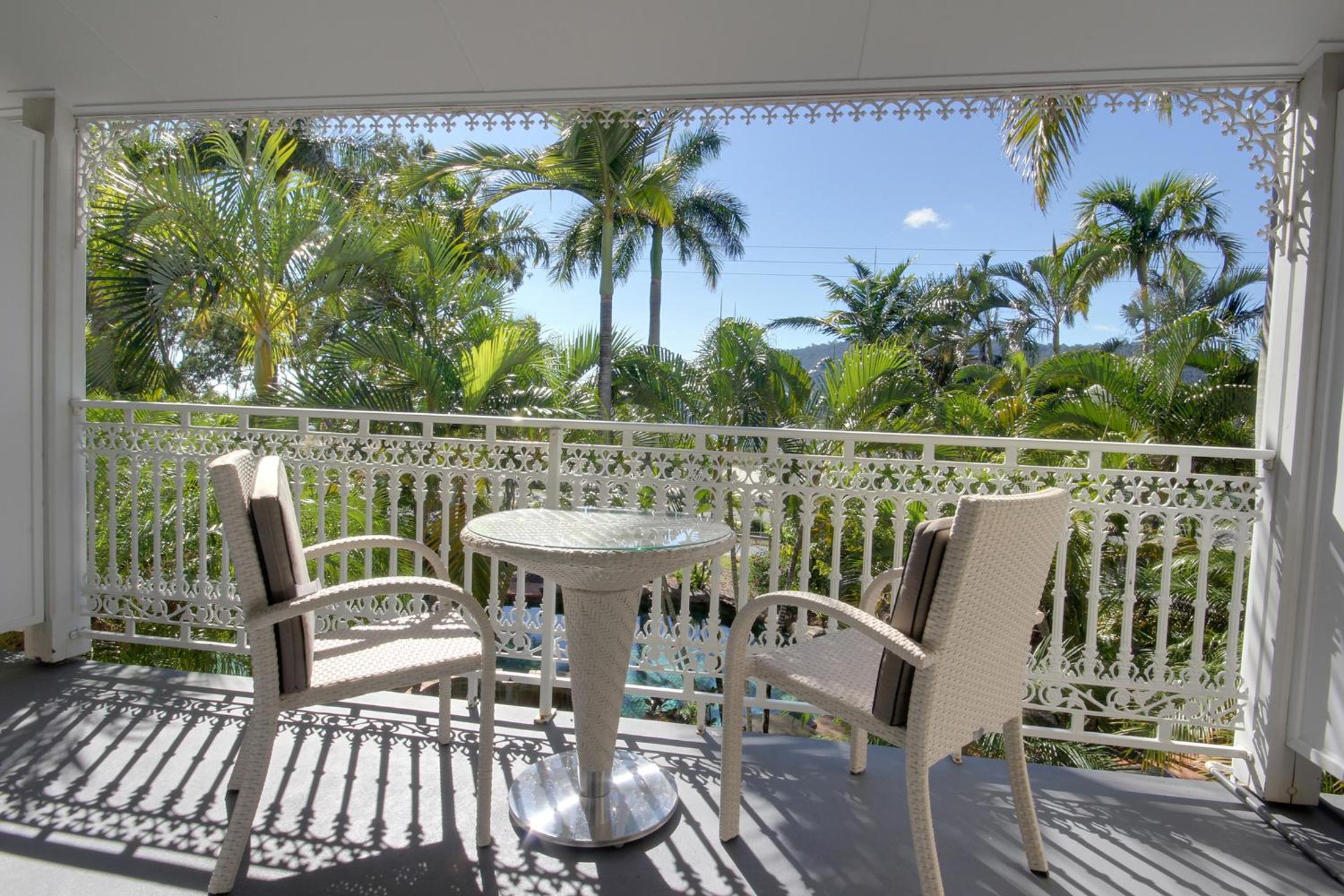 One-Bedroom Apartment with Bay View photo 3