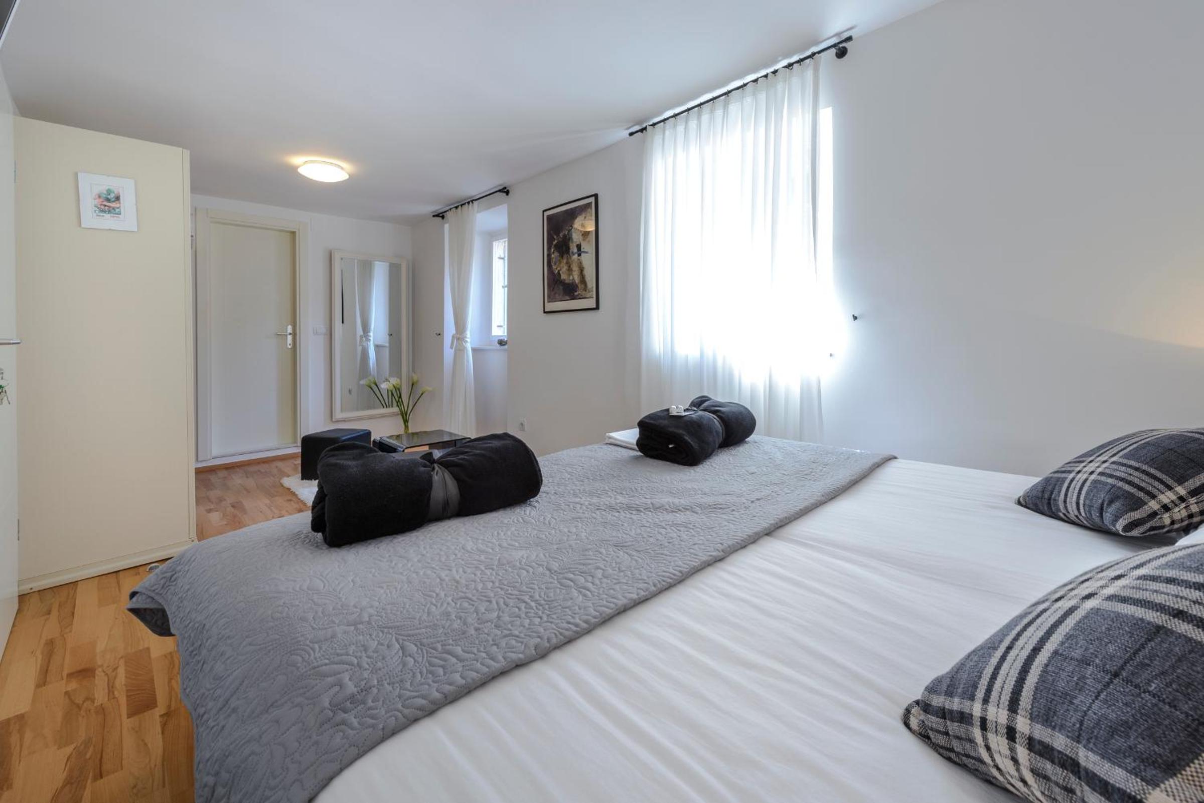 Standard King Room photo 2