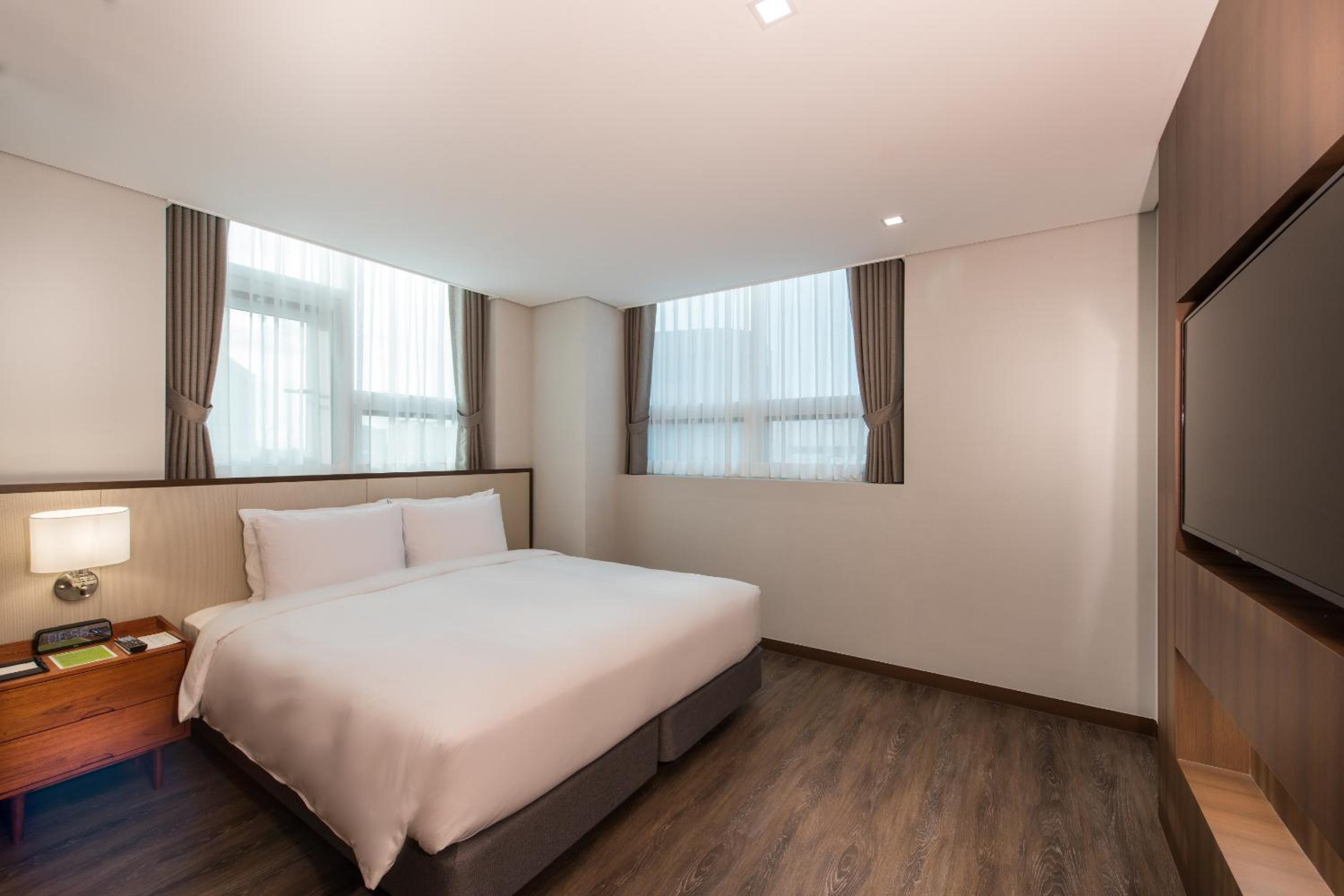 Two-Bedroom Suite photo 3