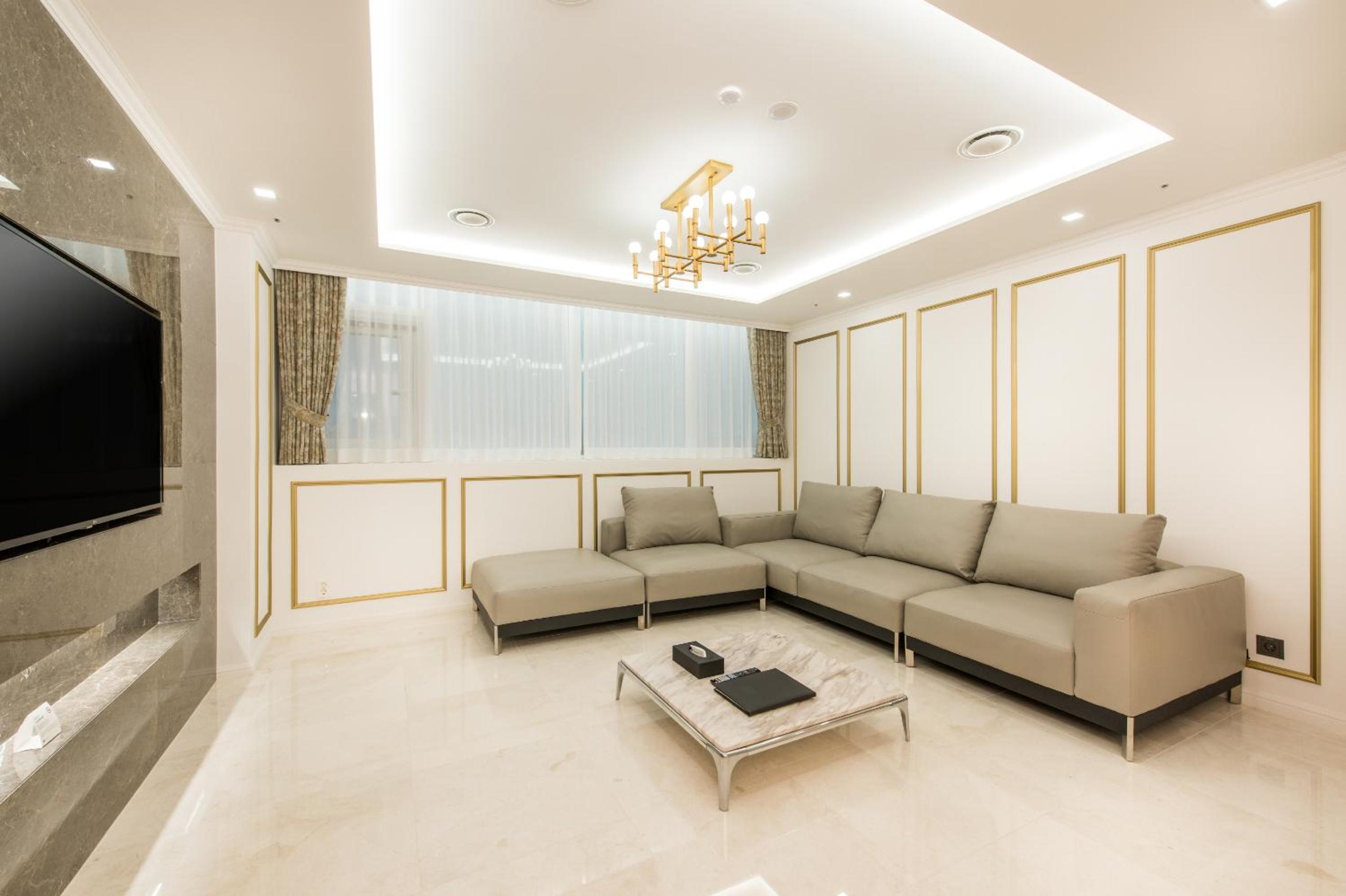 Two-Bedroom Suite photo 2
