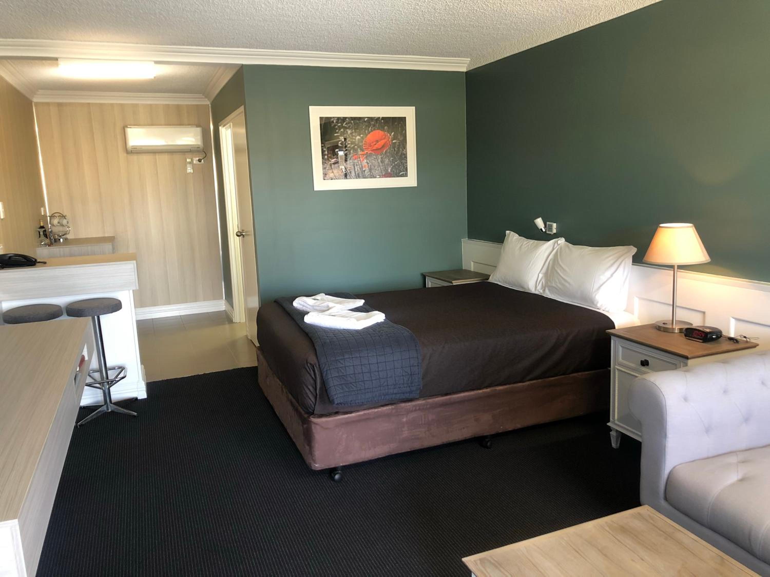 Heritage Queen Room - Photo 16