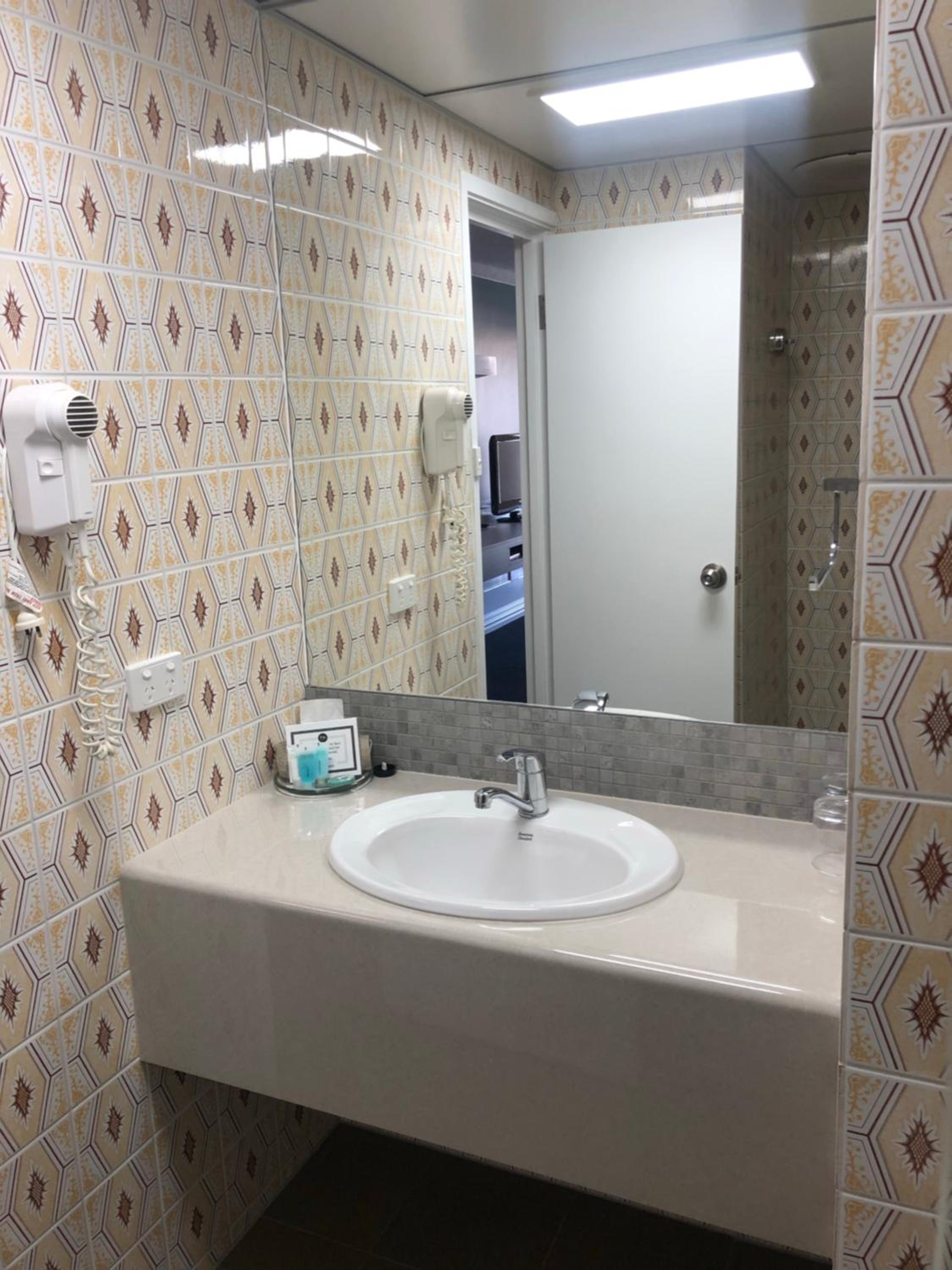 Heritage Queen Room - Photo 10
