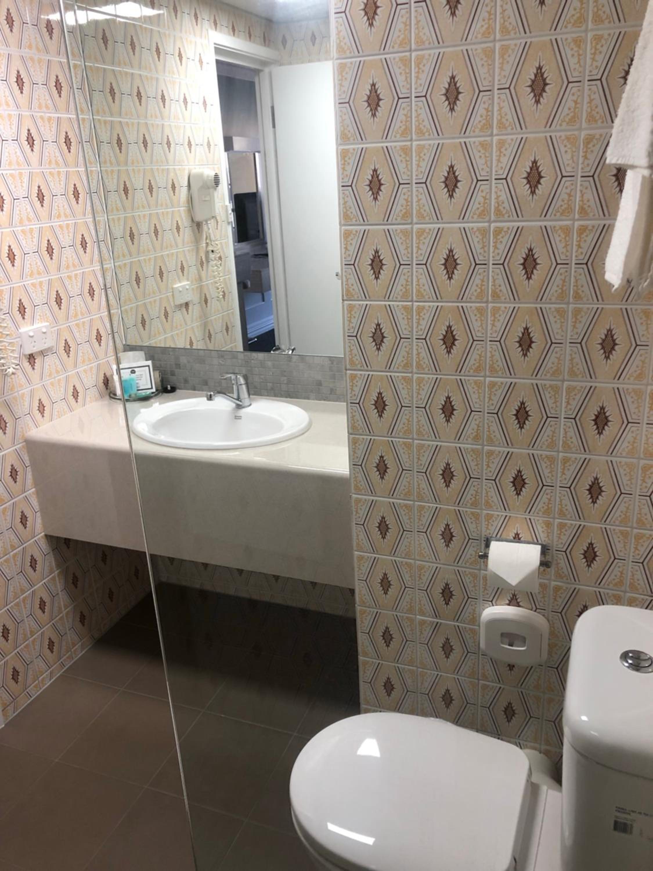 Heritage Queen Room - Photo 11