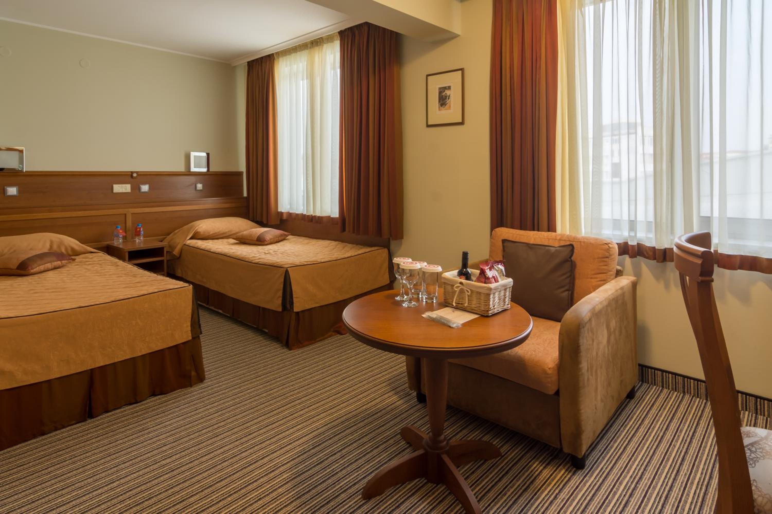 Double Room - Photo 2