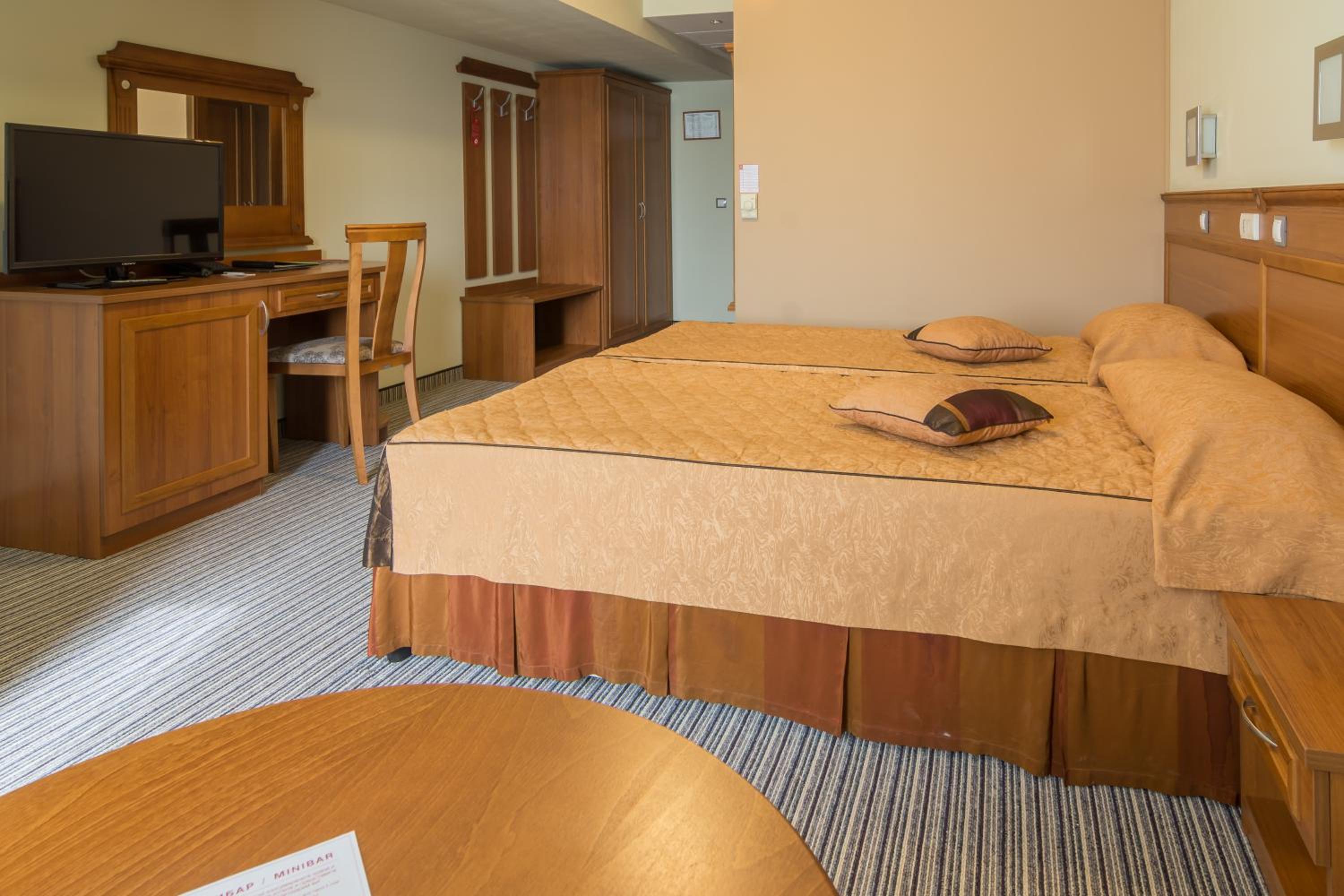 Double Room - Photo 3