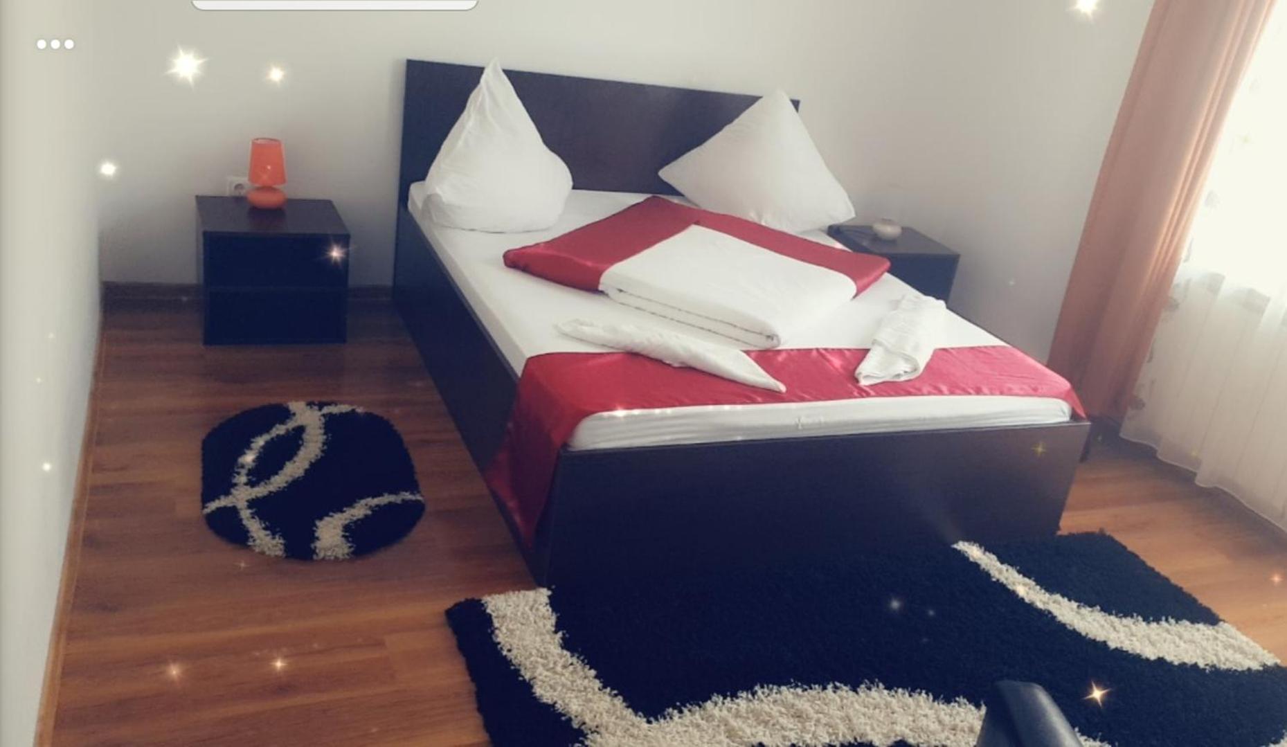 Deluxe Double Room with Shower - Photo 19