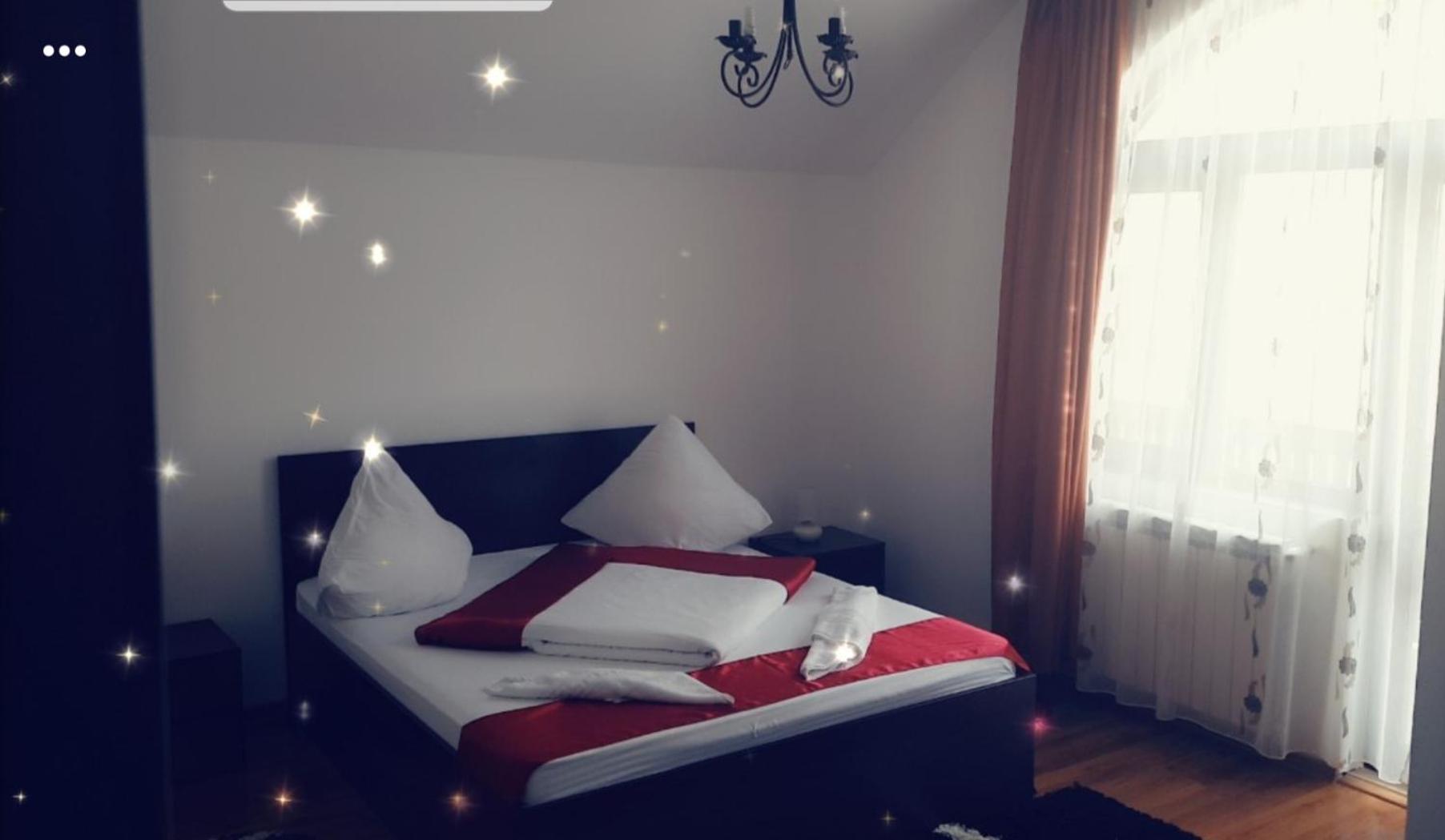 Deluxe Double Room with Shower - Photo 21