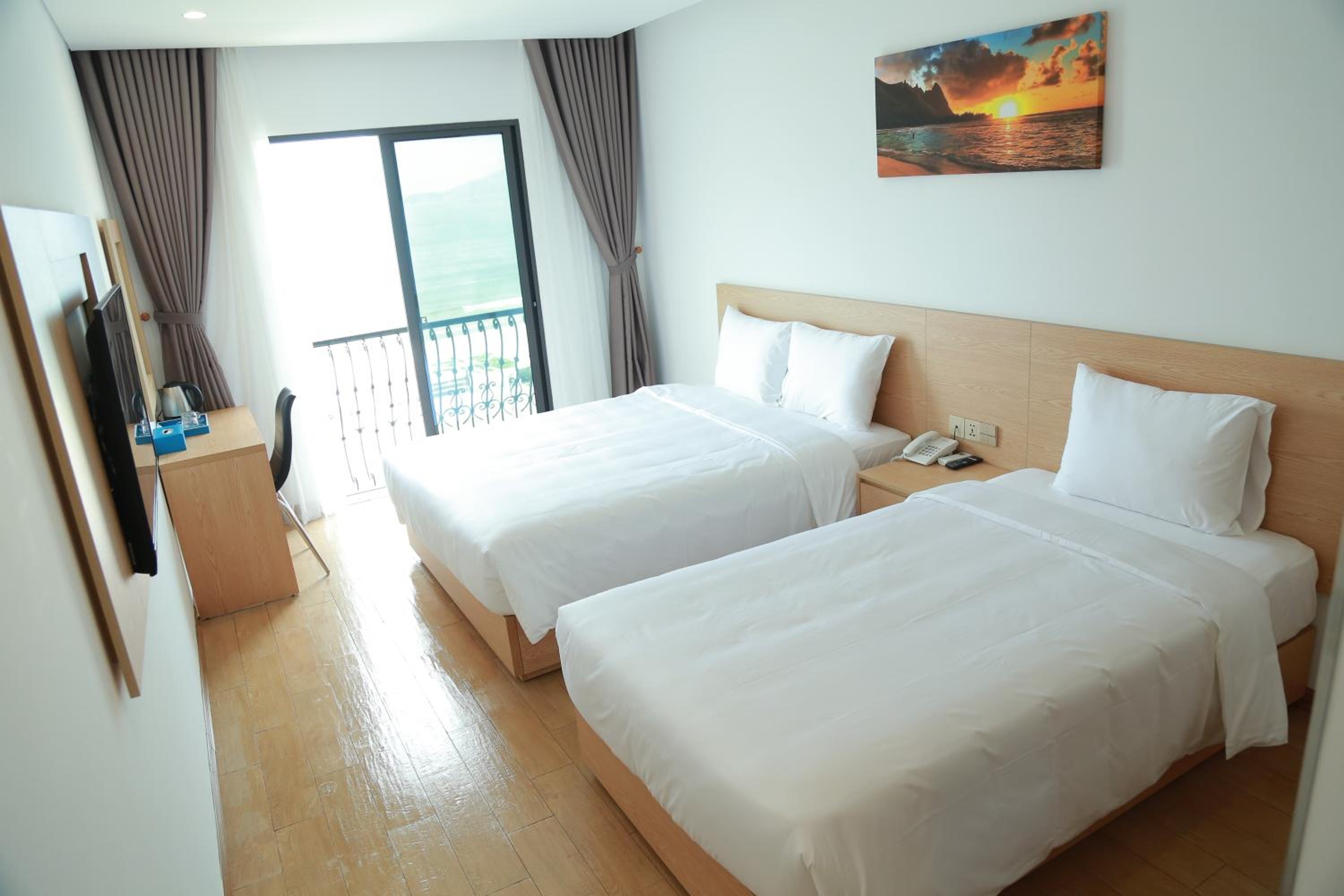 Deluxe Twin Room with Sea View